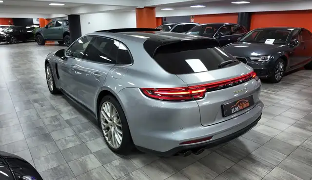 Porsche Panamera view 4