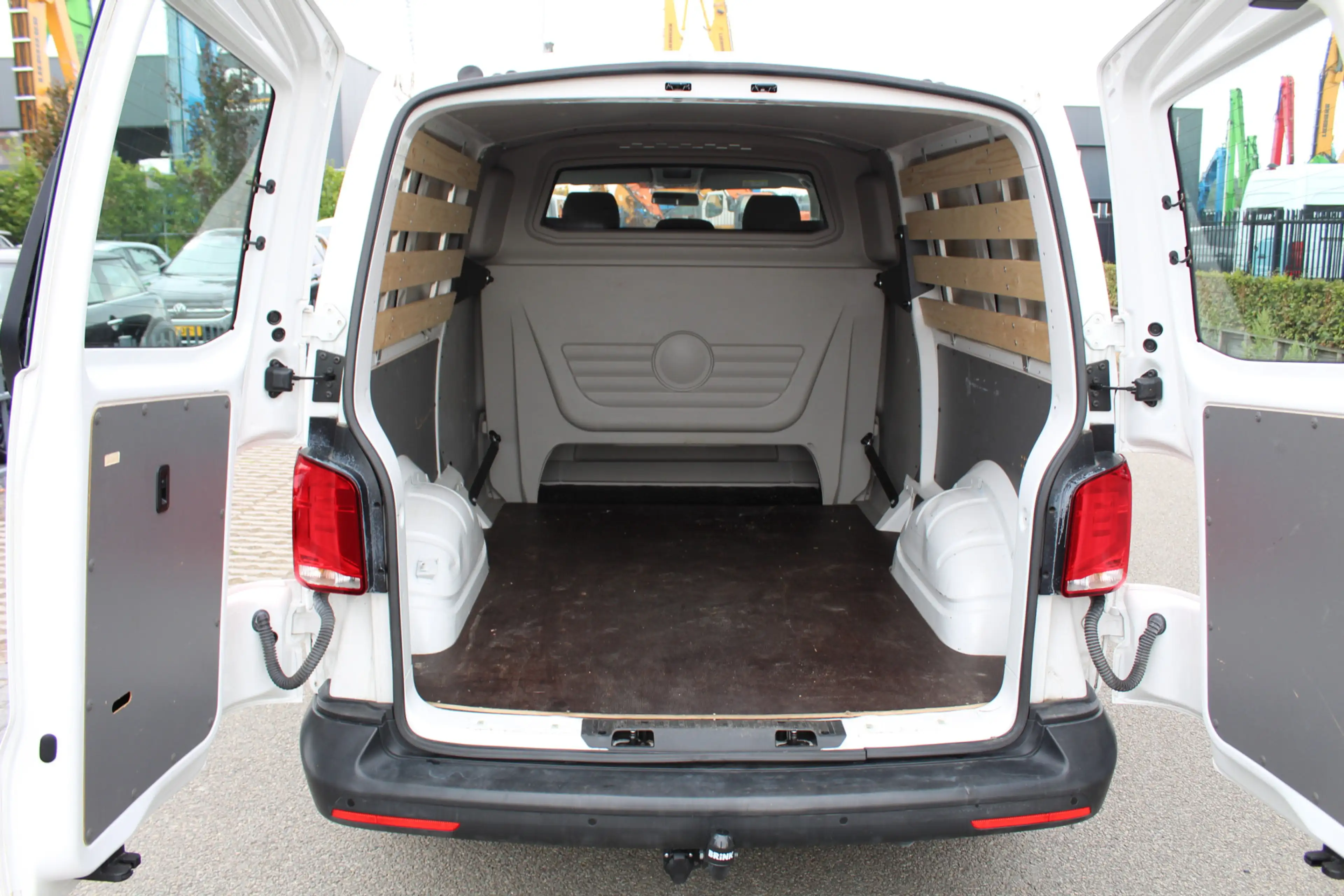 Volkswagen T6.1 Transporter 2.0 TDI 150Pk L2H1 30 DC Comfortline | Trekhaak | — photo 20