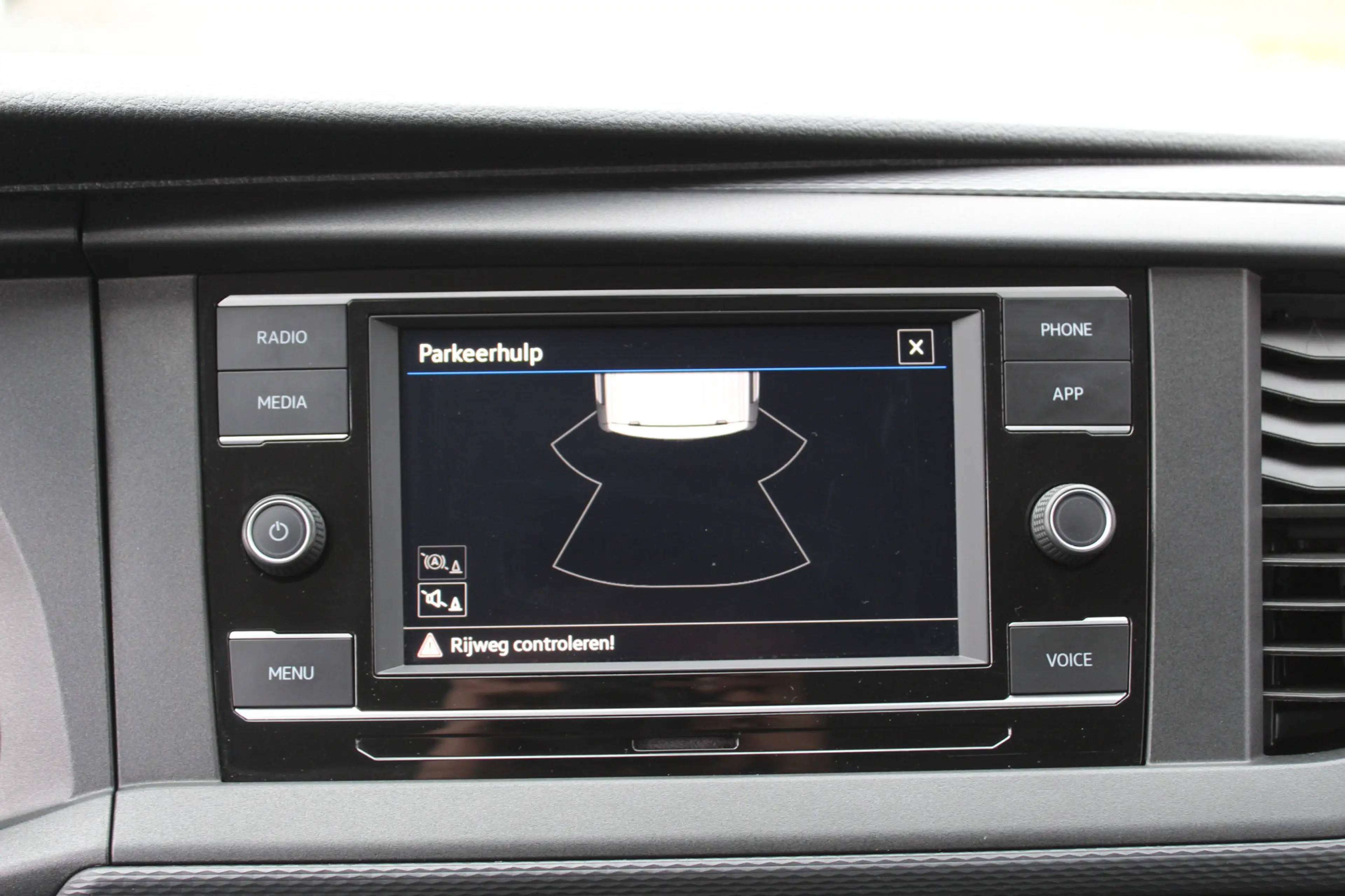 Volkswagen T6.1 Transporter 2.0 TDI 150Pk L2H1 30 DC Comfortline | Trekhaak | — photo 18