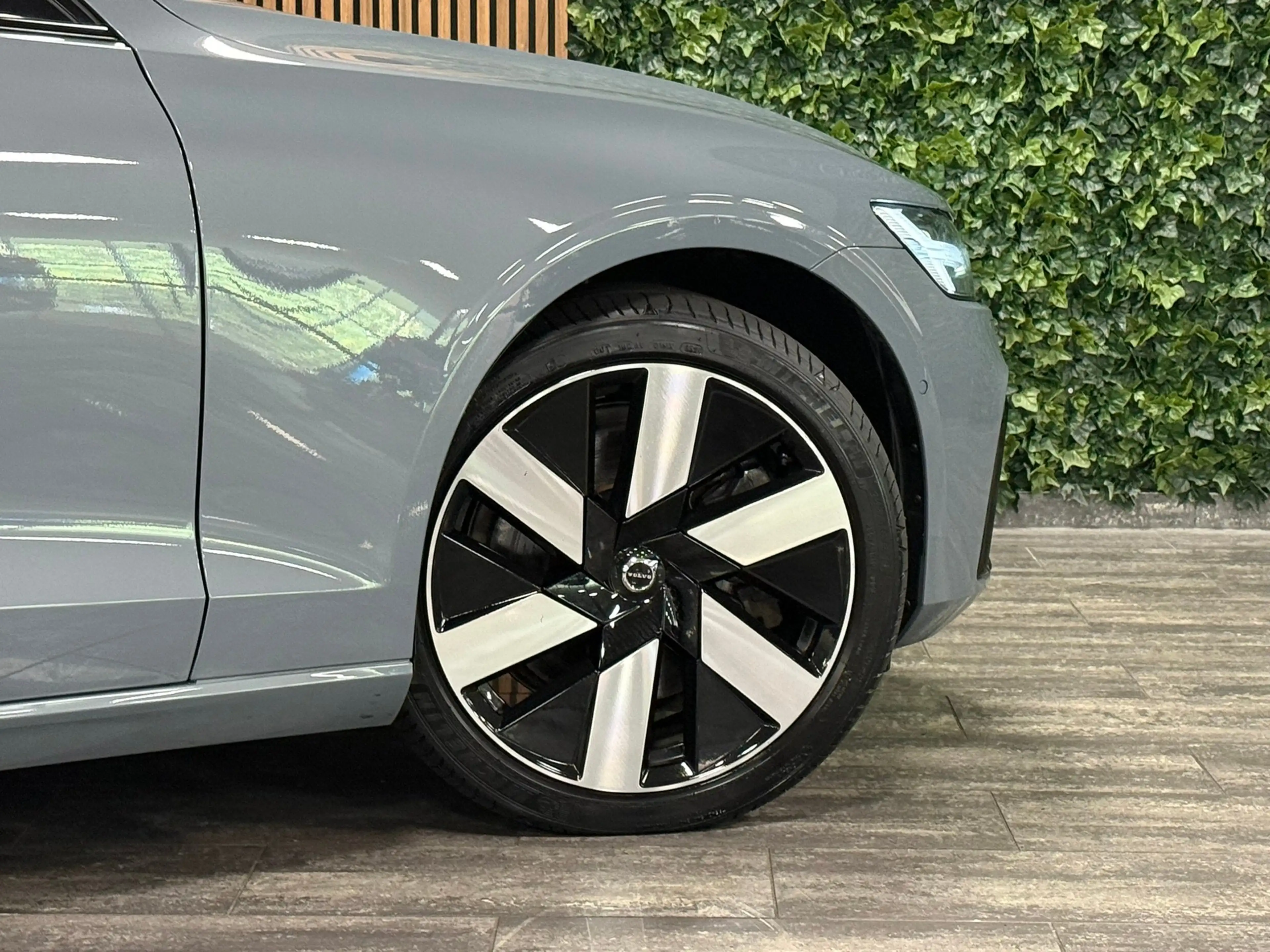 Volvo V60 T6 AWD Recharge Plus Dark | Schuifdak | 360 Camera — photo 4