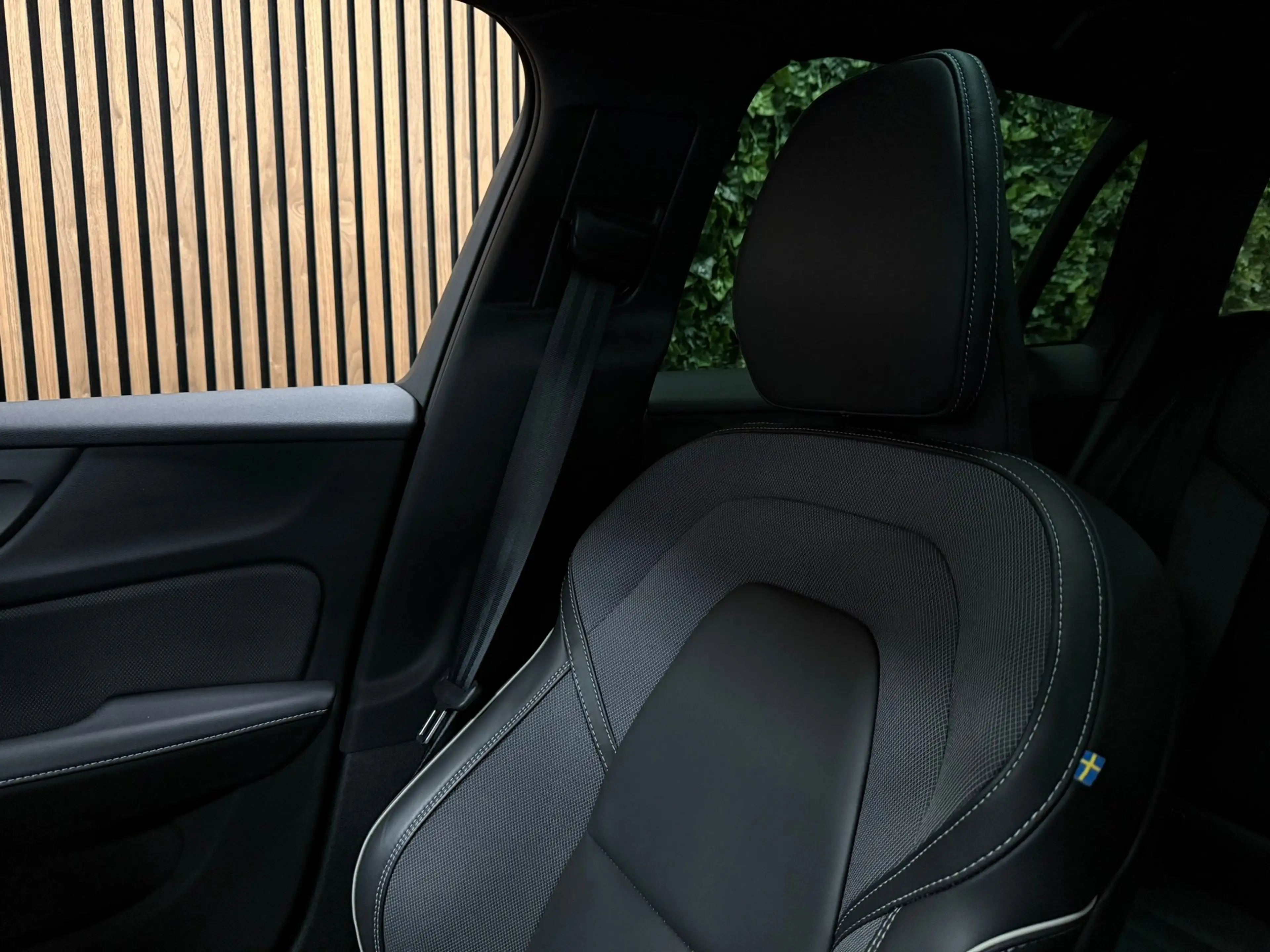 Volvo V60 T6 AWD Recharge Plus Dark | Schuifdak | 360 Camera — photo 37