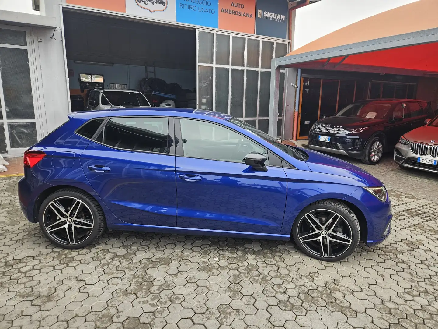 SEAT Ibiza Ibiza V 1.0 ecotsi FR 115cv Blau - 2