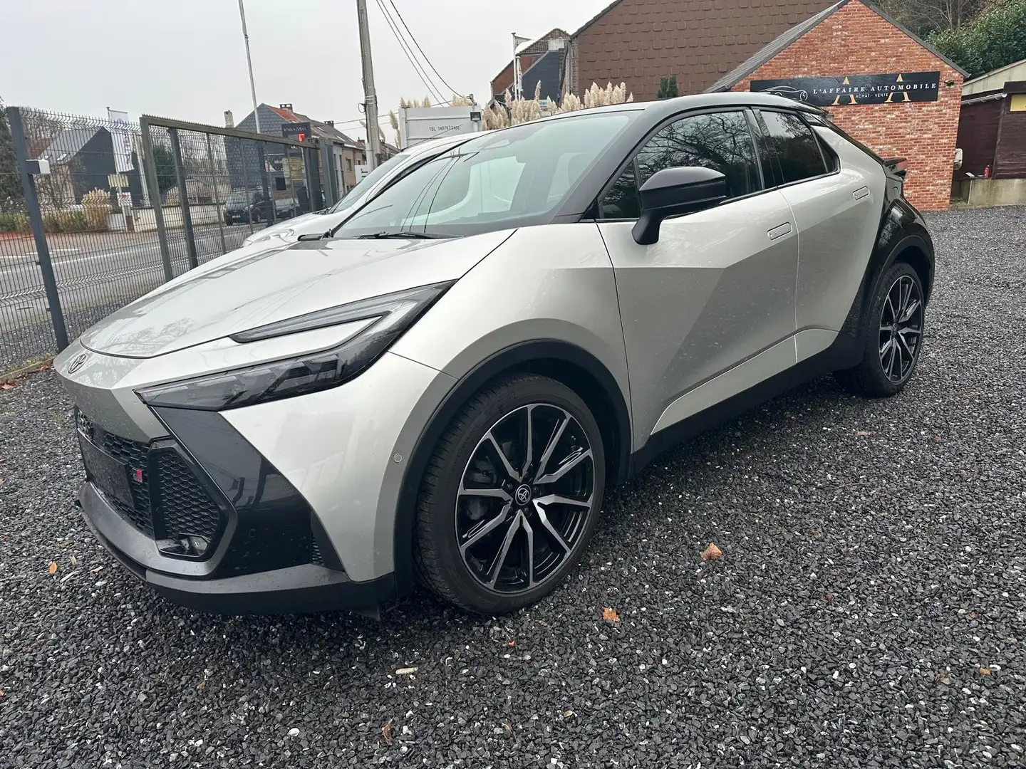 Toyota C-HR C-HR Hybrid PHEV 2.0 GR Sport Bi-Tone E-CV Gris - 1