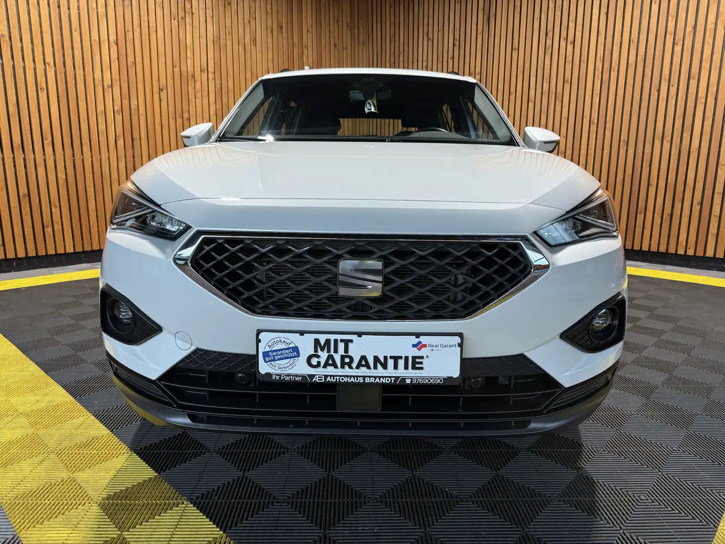 SEAT Tarraco 2,0 TDI DSG Navi*LED*Kam*AHK*7-Sitzer*VC Weiß - 2