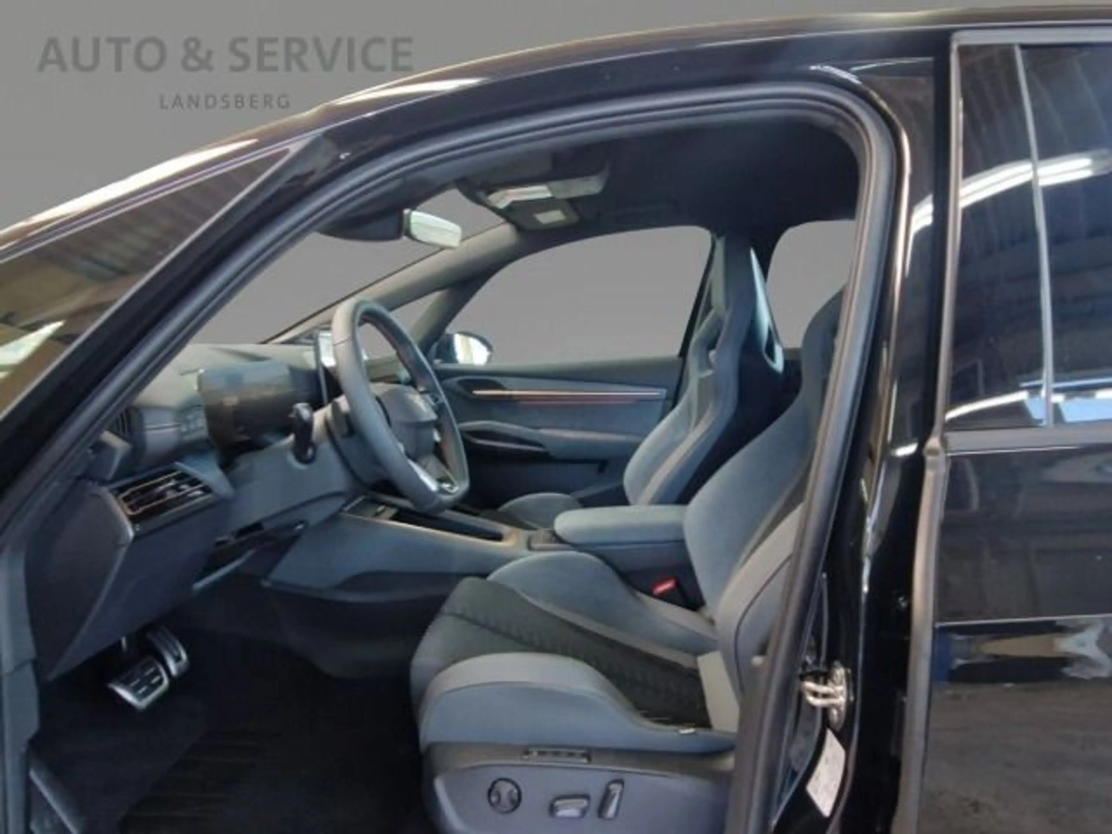 CUPRA Born VZ 326 PS 79kwH*AHK*NAVI*DRIVE*IMMSERSIVE* — photo 6