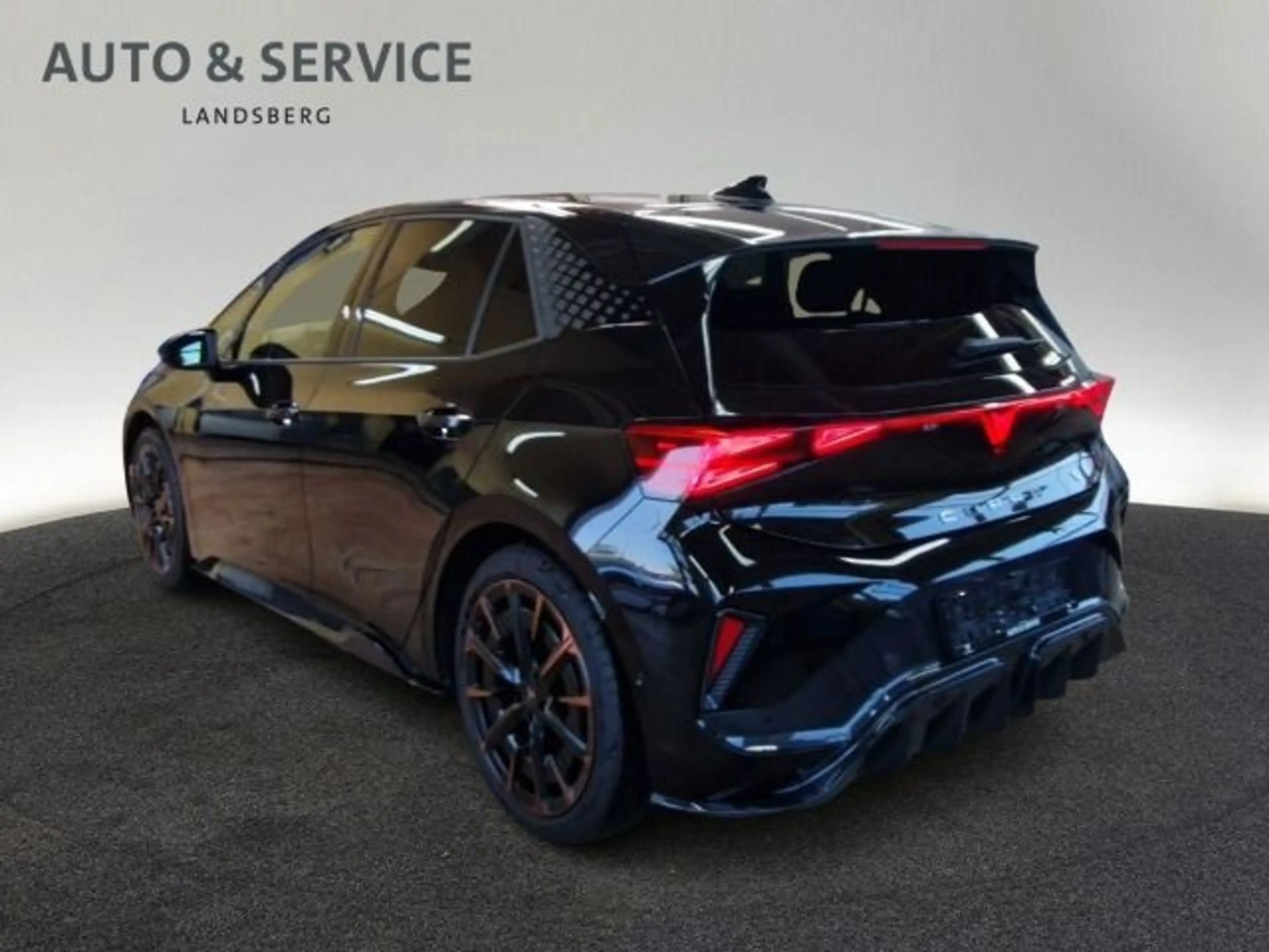 CUPRA Born VZ 326 PS 79kwH*AHK*NAVI*DRIVE*IMMSERSIVE* — photo 2