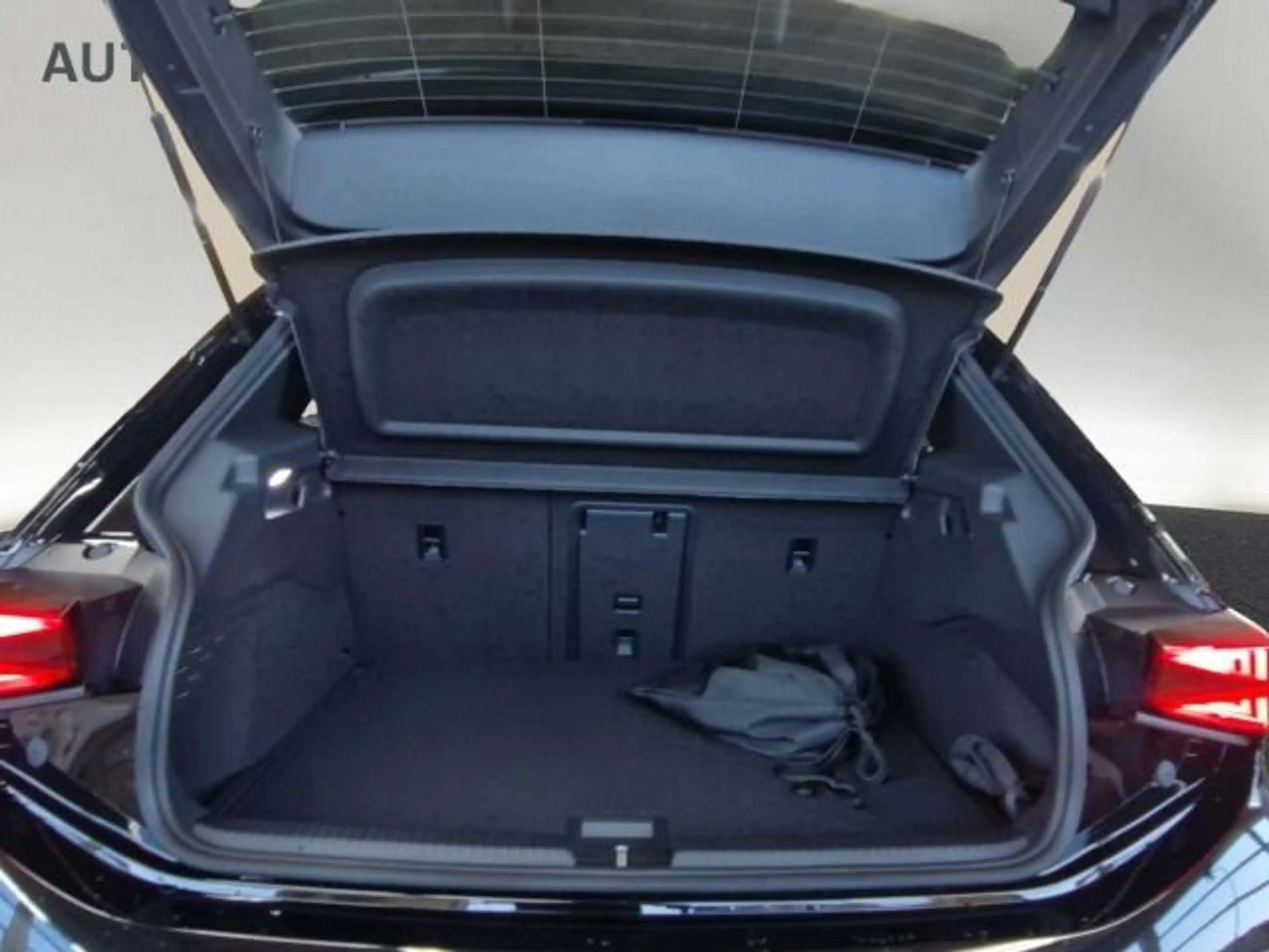 CUPRA Born VZ 326 PS 79kwH*AHK*NAVI*DRIVE*IMMSERSIVE* — photo 5