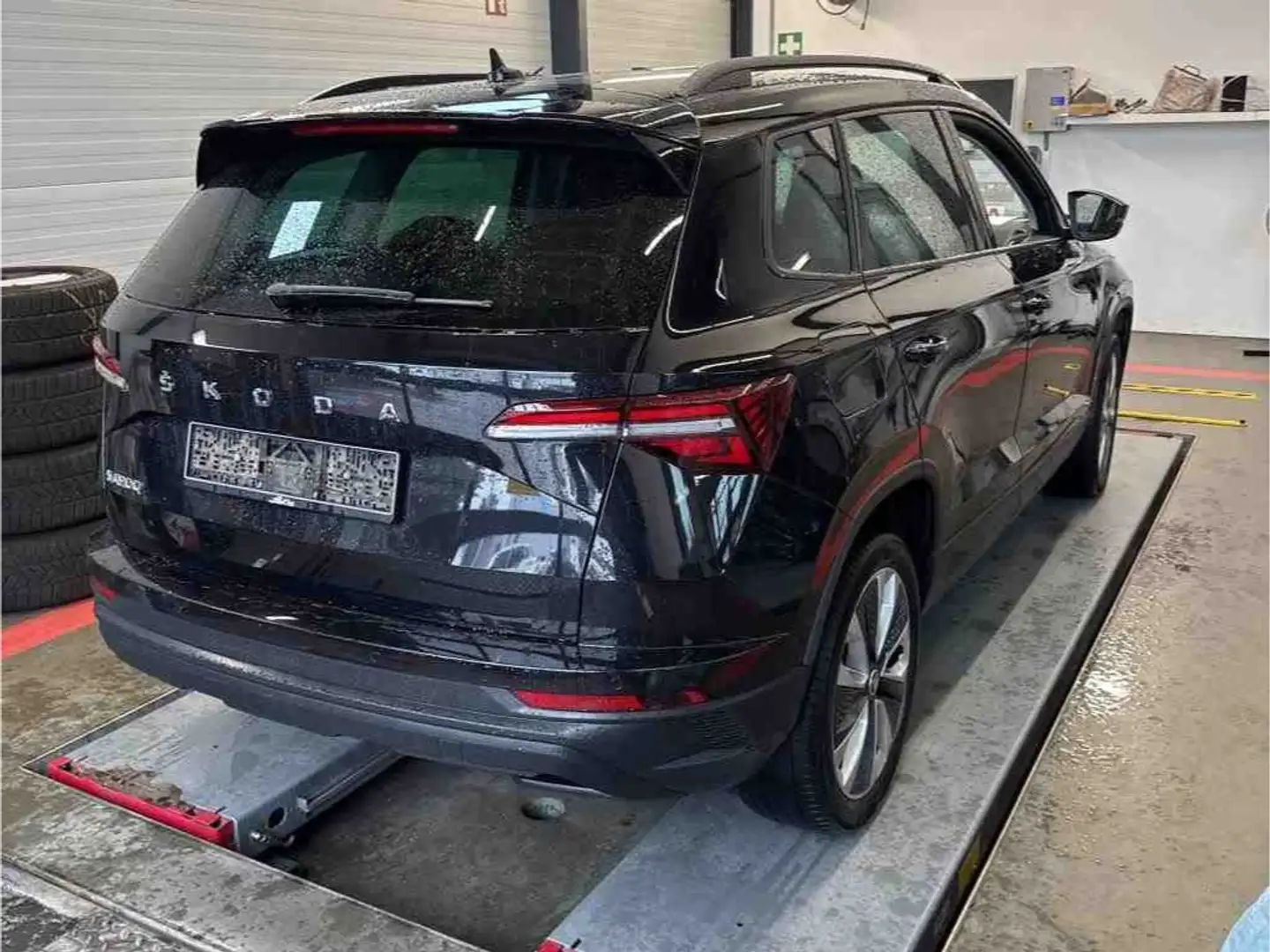 Skoda Karoq 1.5 TSI DSG STYLE AHK MATRIX NAVI PDC Schwarz - 2
