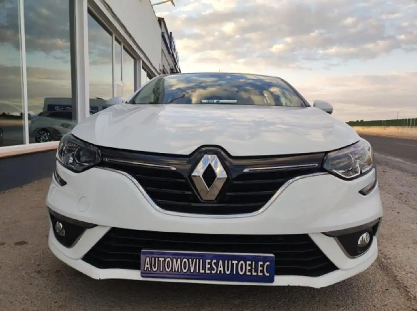 Renault Megane Berlina Zen Blue dCi 85 kW (115 CV) EDC Blanco - 2