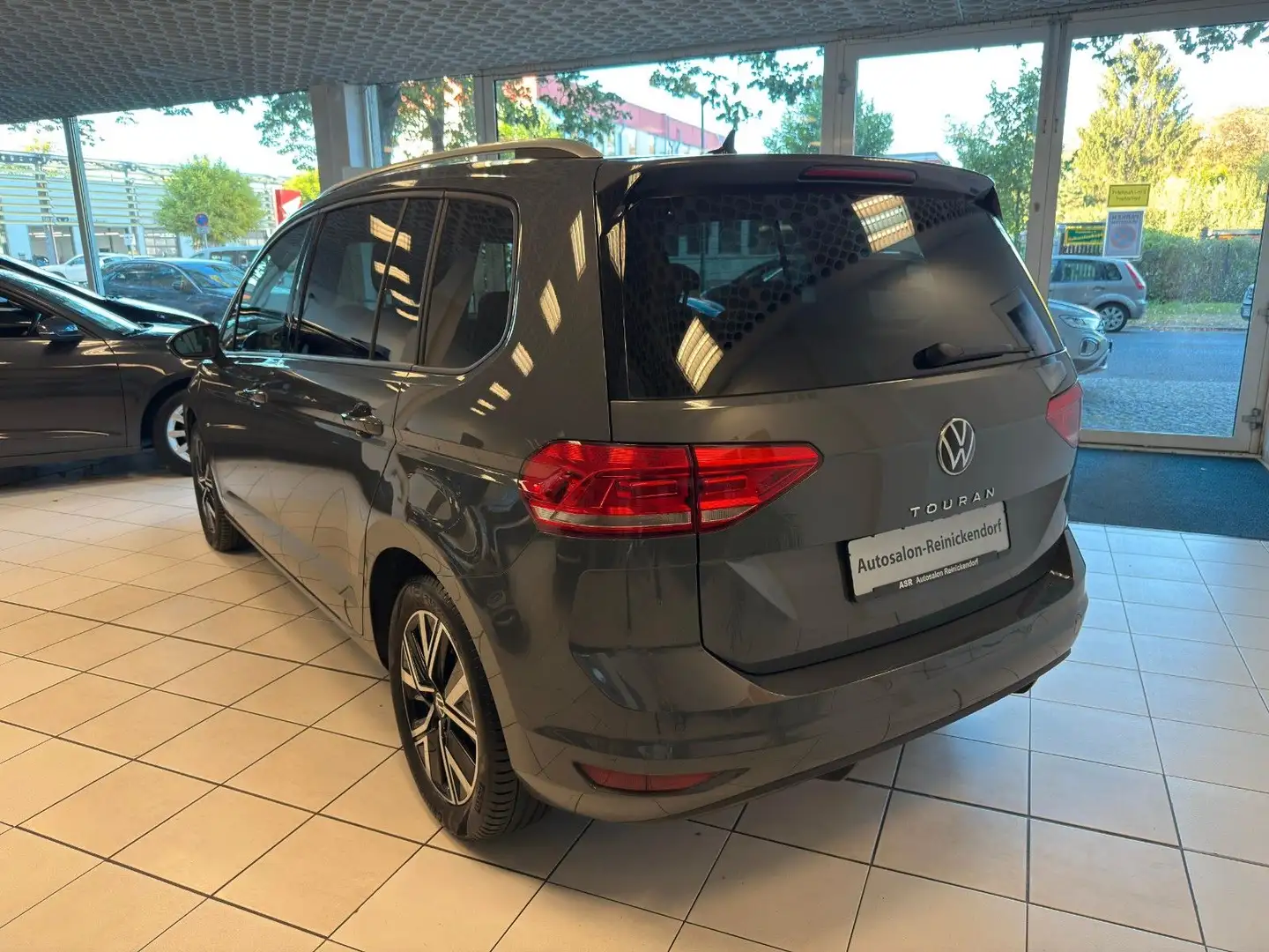 Volkswagen Touran 1.5 TSI DSG*7Sitzer*ACC*Pano*LED* Grau - 2