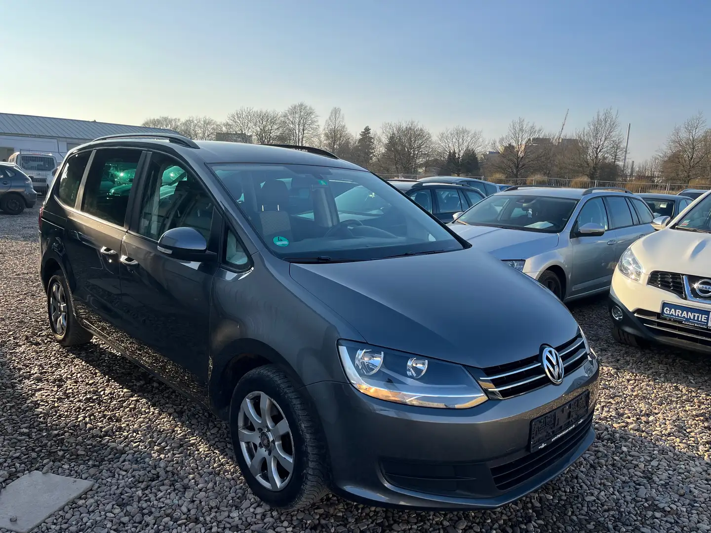 Volkswagen Sharan 2.0 TDI AUT.BMT AUTOMATIK+TEMPOMAT+SHZ Gris - 1
