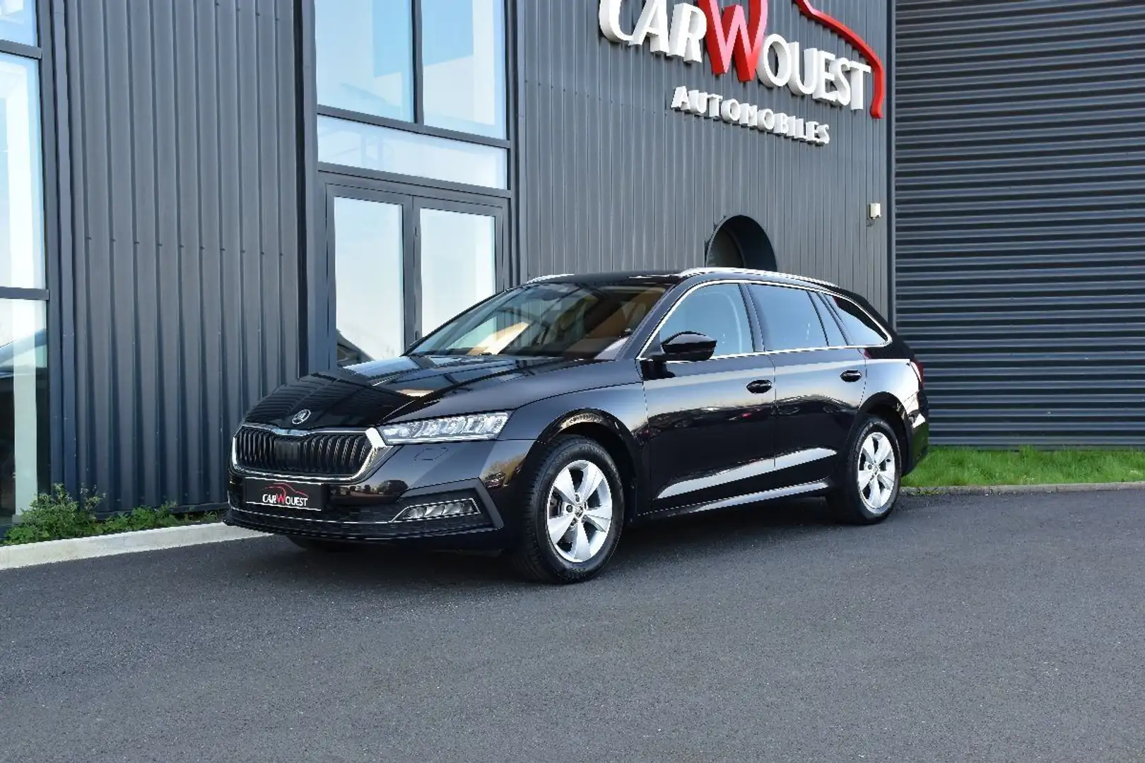 Skoda Octavia 2.0 TDI 116 AMBITION Schwarz - 1