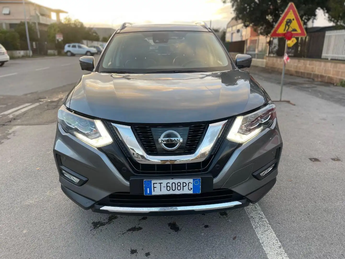 Nissan X-Trail 2.0 dCi 4WD Tekna Gris - 2