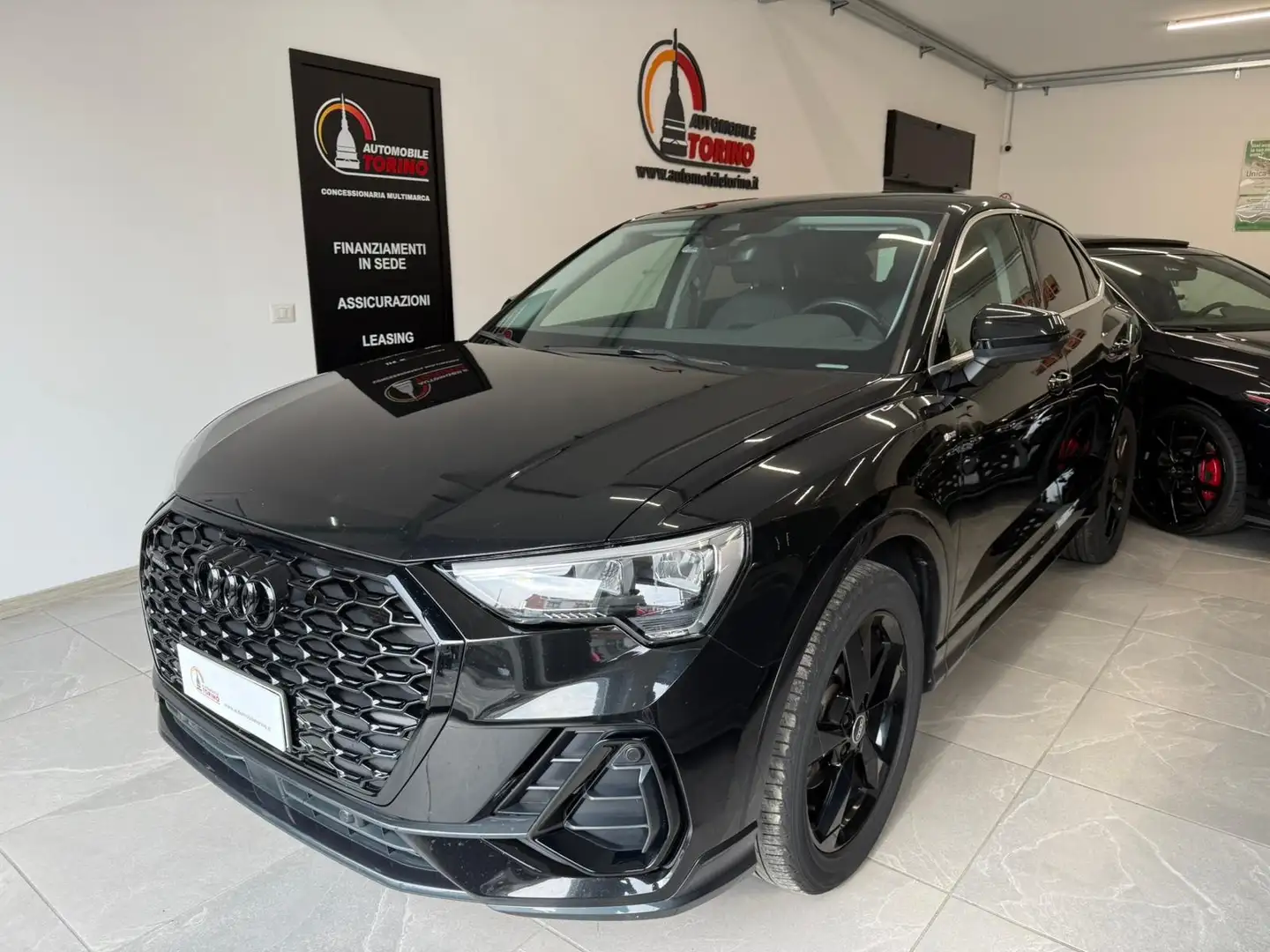 Audi Q3 Q3 SPB 35 TDI quattro S tronic S line edition PRON Zwart - 1