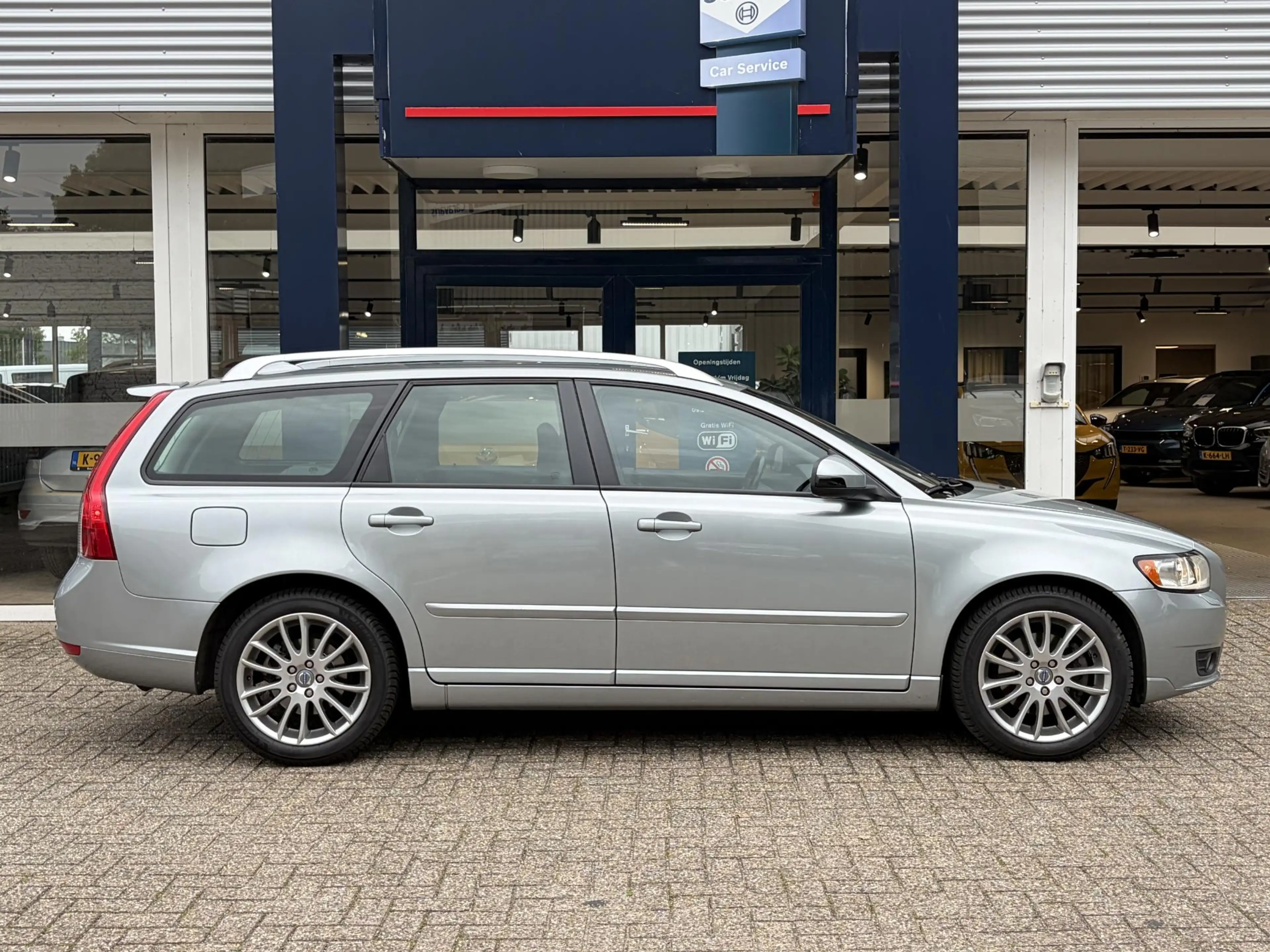 Volvo V50 2.4i Edition II / Automaat / NL-Auto / 2e-Eigenaar — photo 4
