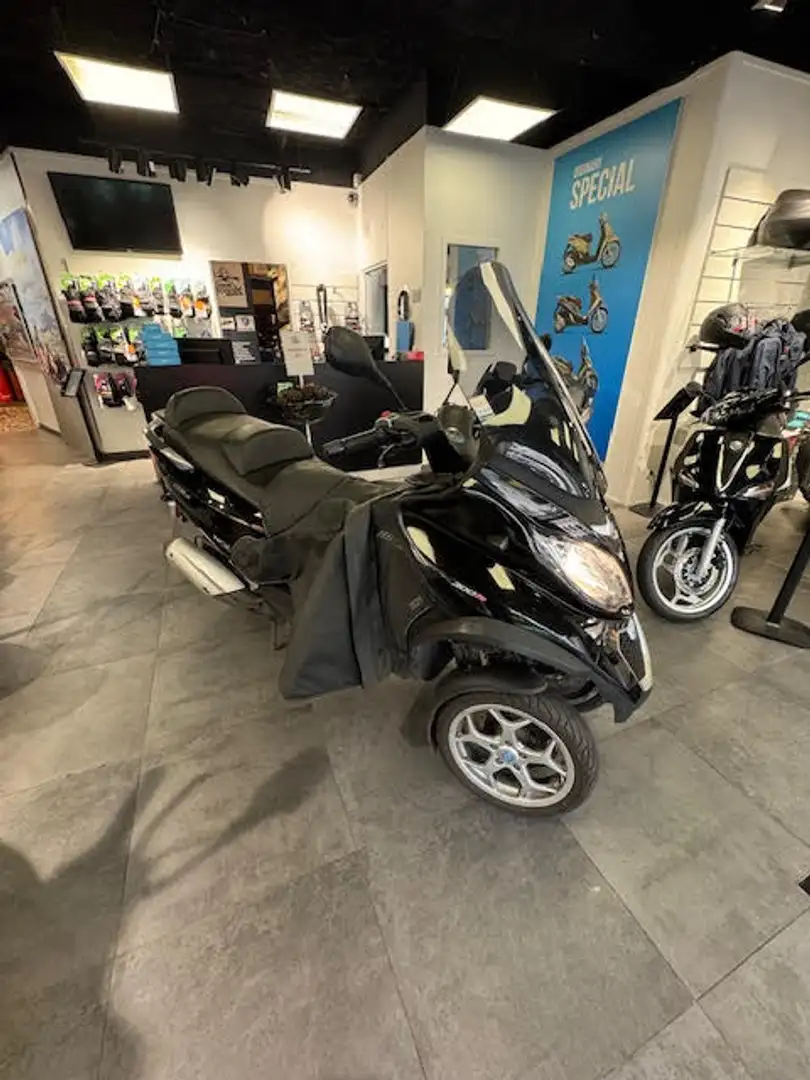 Piaggio MP3 300 Negro - 2