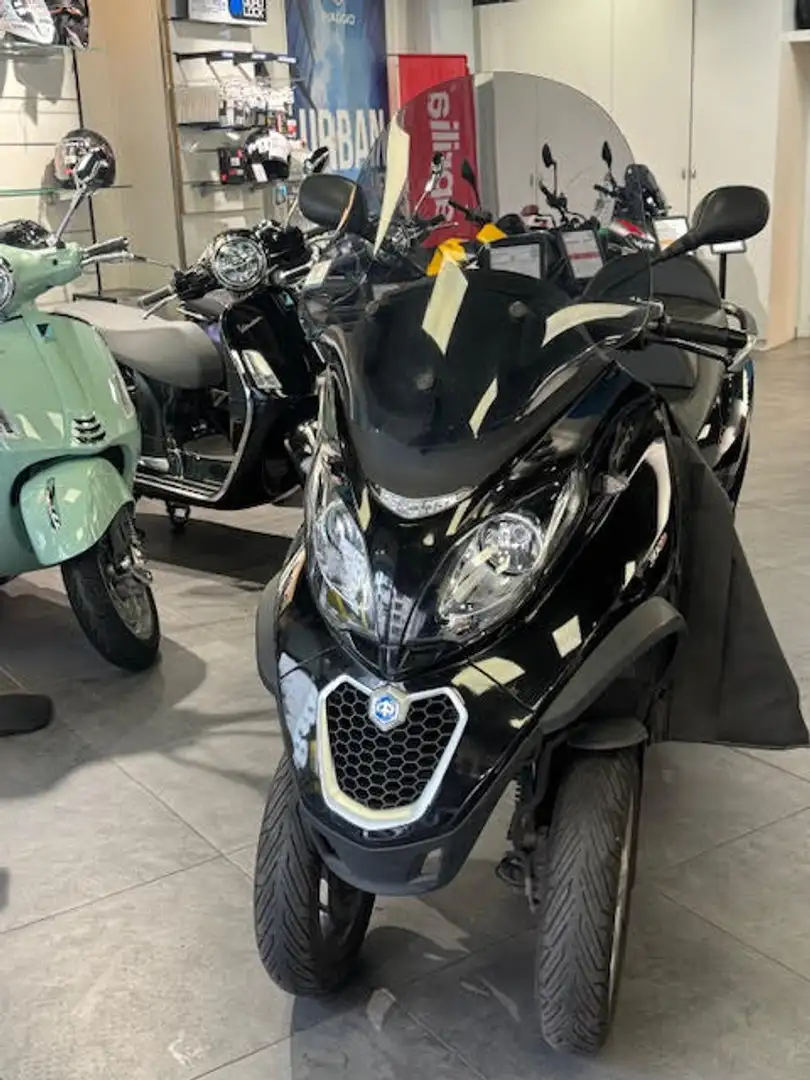 Piaggio MP3 300 Negro - 1