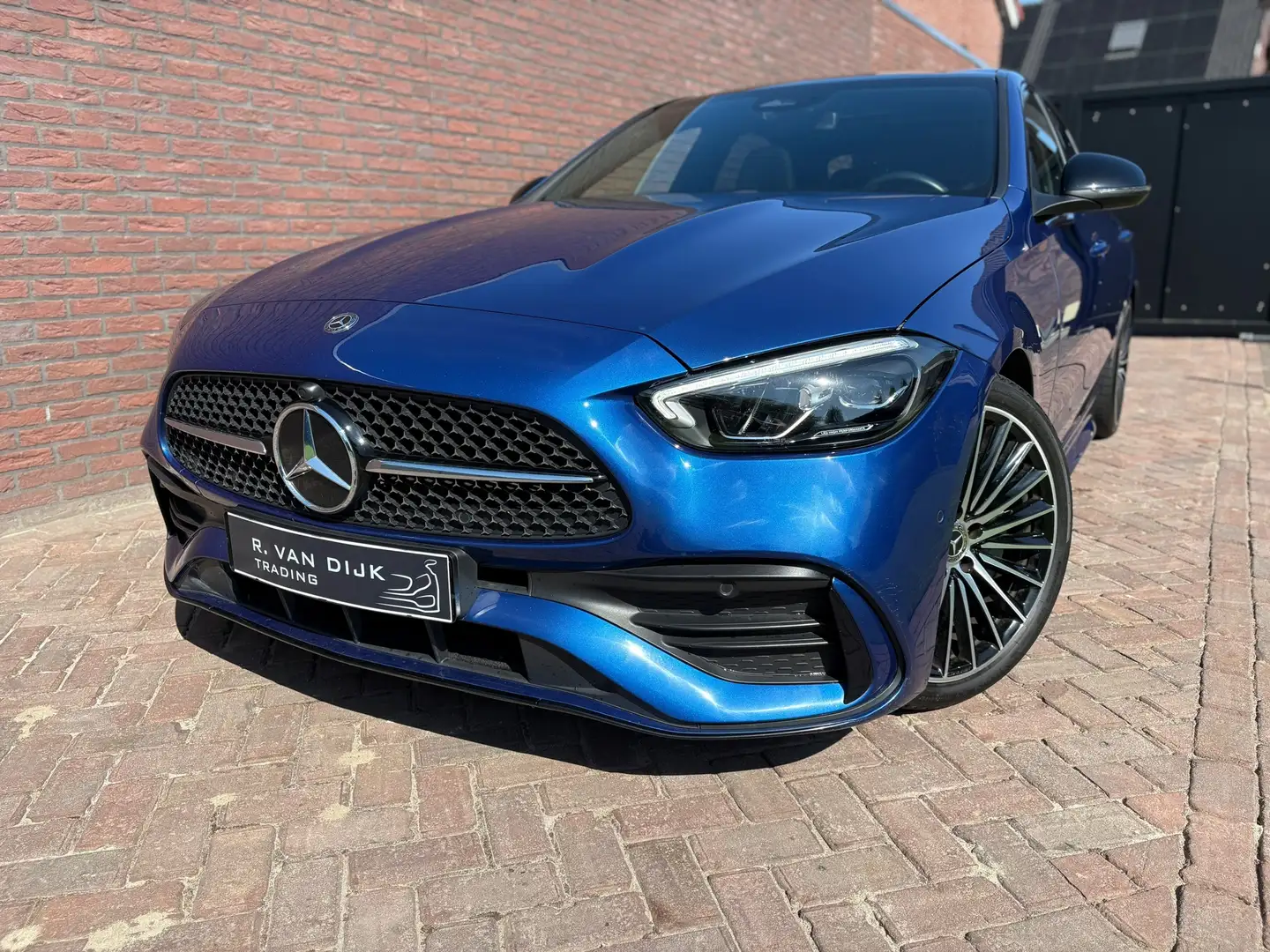 Mercedes-Benz C 180 AMG Night Edition Pano Blauw - 2