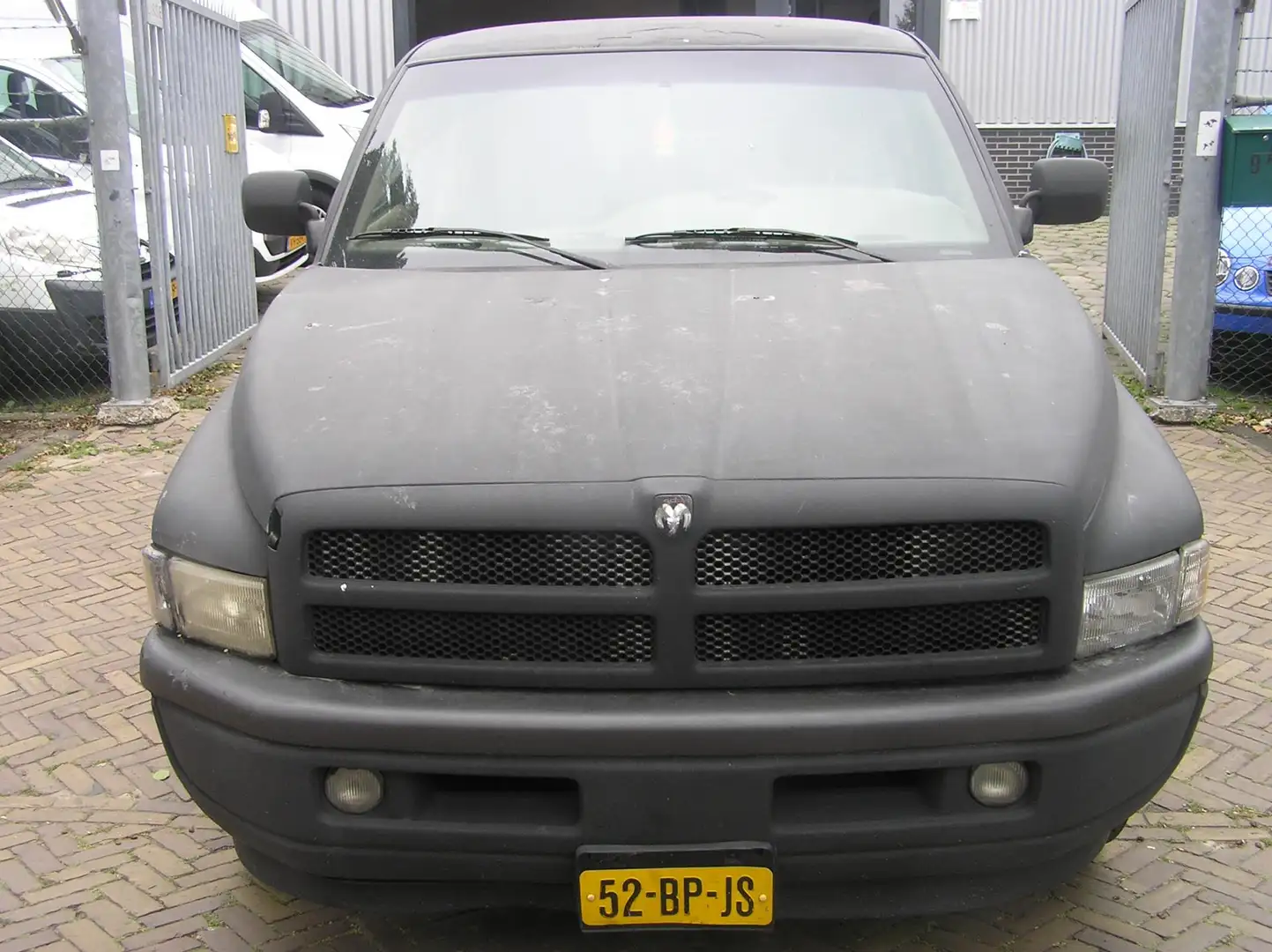 Dodge RAM 1500 Dodge RAM 1500 Gris - 2