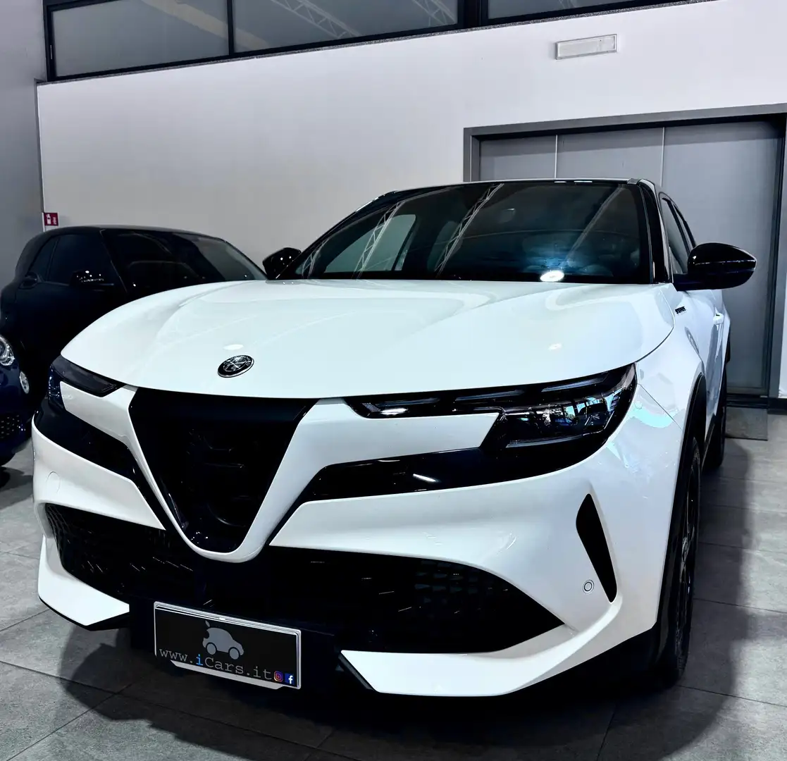 Alfa Romeo Junior 1.2 136CV Hybrid EDCT6 Speciale Pack Sport Nero - 2