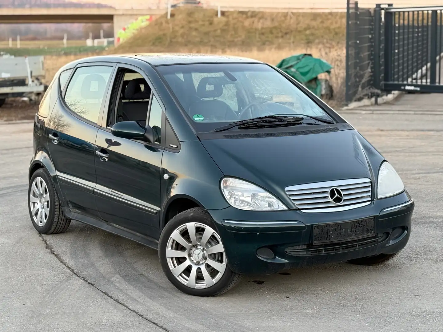 Mercedes-Benz A 190 Avantgarde Aut. Klima | Teilleder | kein TÜV Зелений - 1