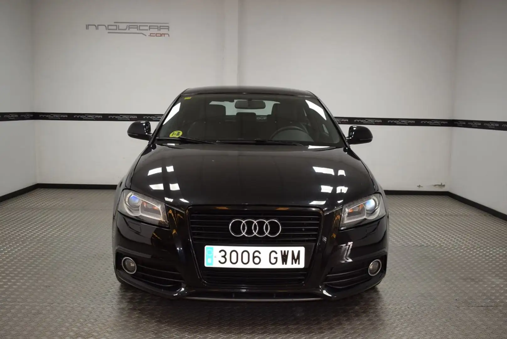 Audi A3 2.0 TDI 140cv Ambition Zwart - 2