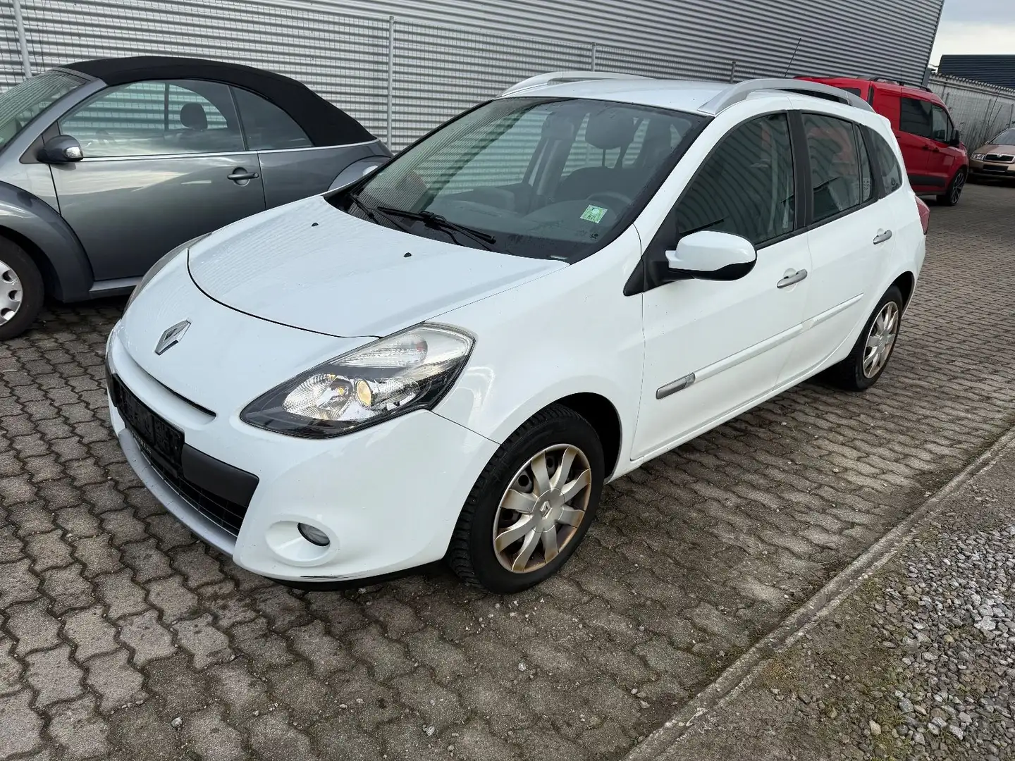 Renault Clio Grandtour Dynamique TCE 100 Eco2 NAVI,1HAND Weiß - 1