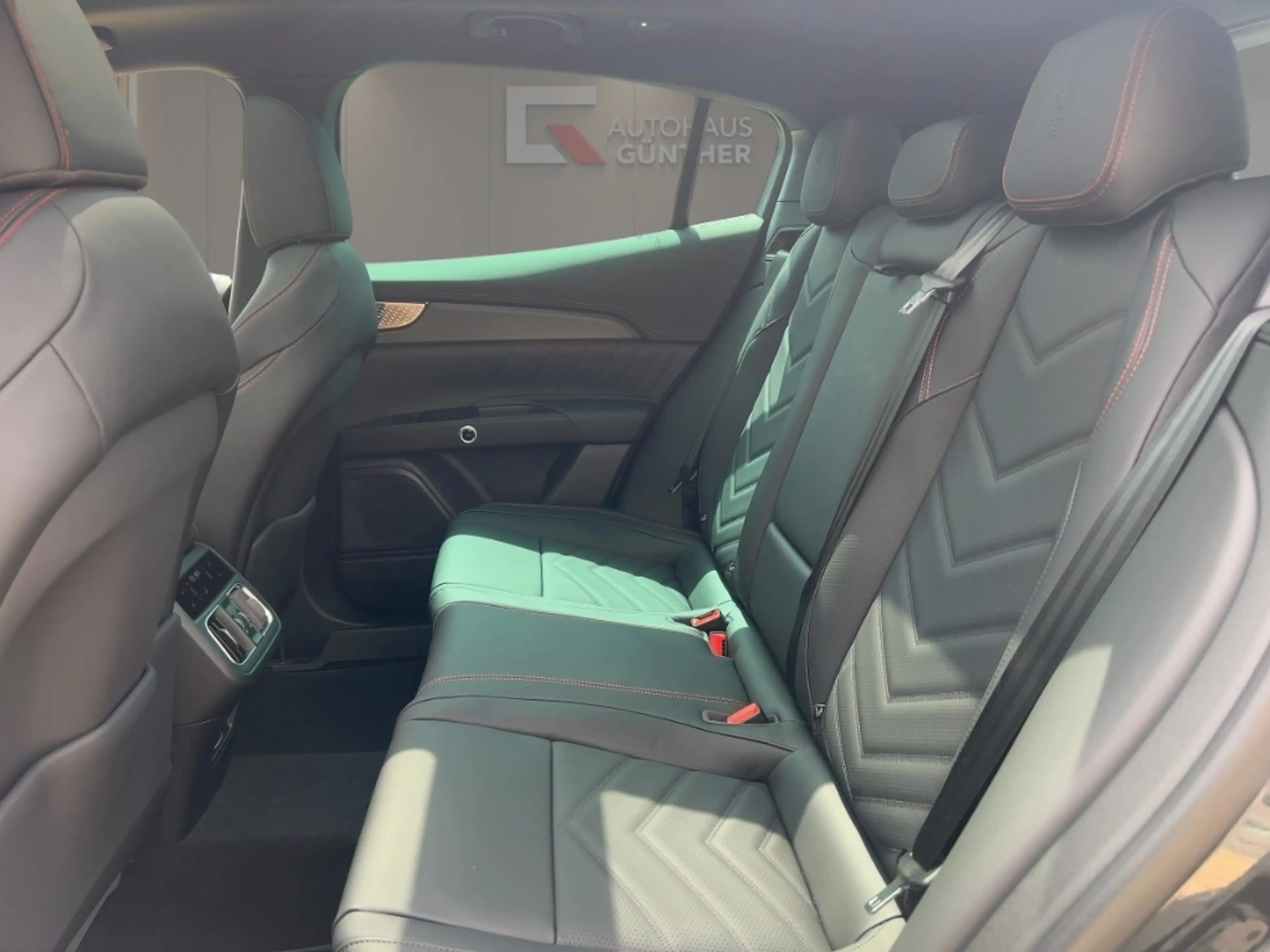 Maserati Grecale Modena Voll Chevron Luft Pano Sitzbel. — photo 10