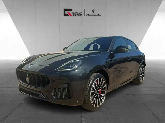 Maserati Grecale Modena Voll Chevron Luft Pano Sitzbel.