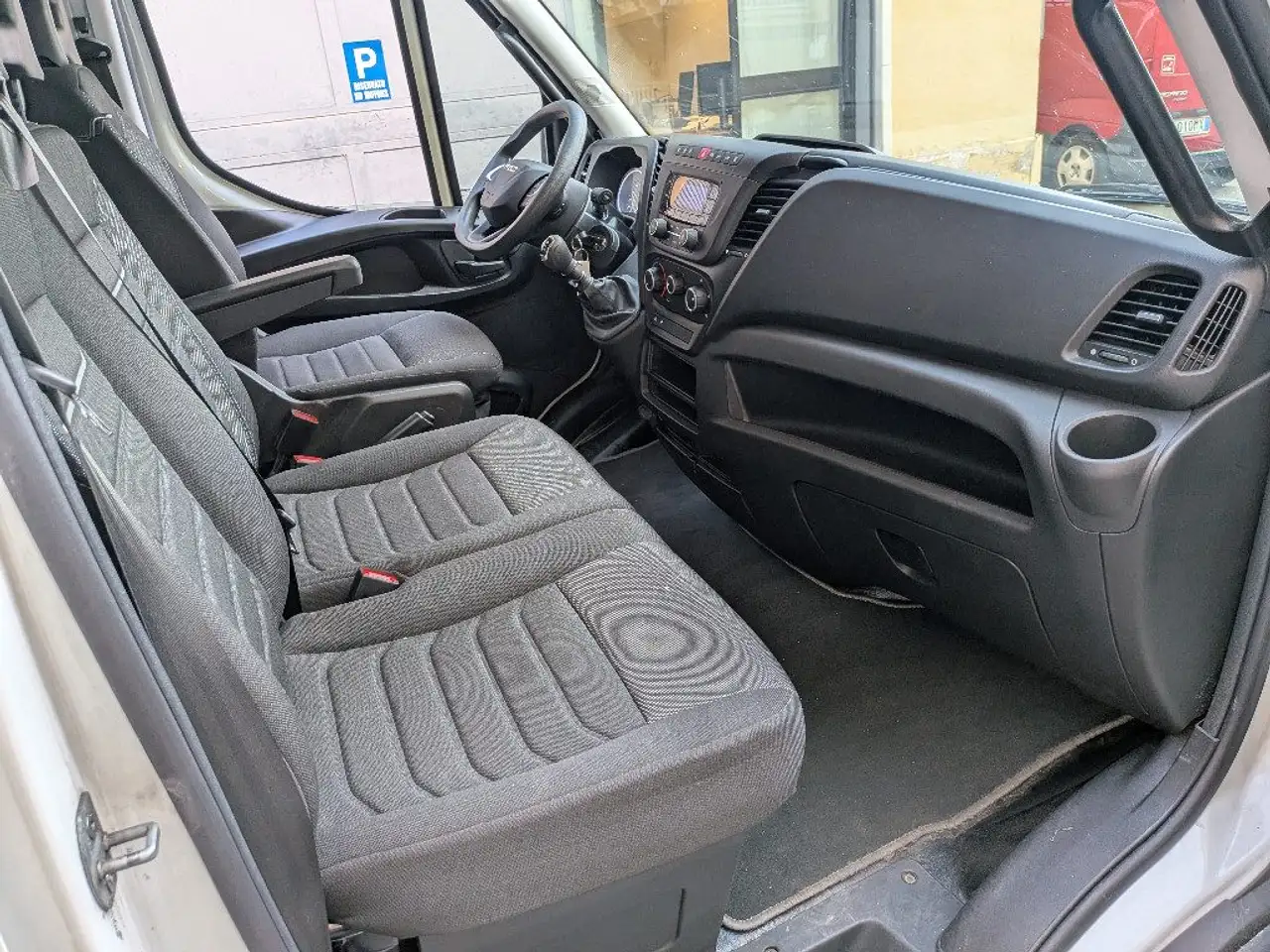 Iveco Daily 2024 — фото 13