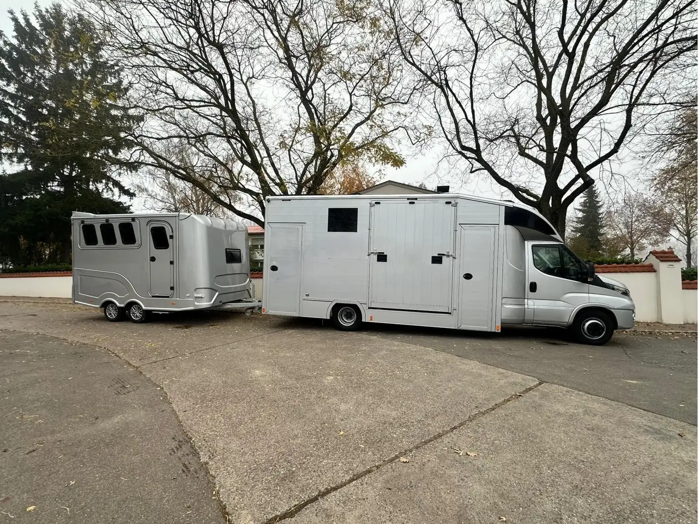 Iveco Daily mit Steinsberger 5 Pferde, 2 Wohnungen Argent - 2