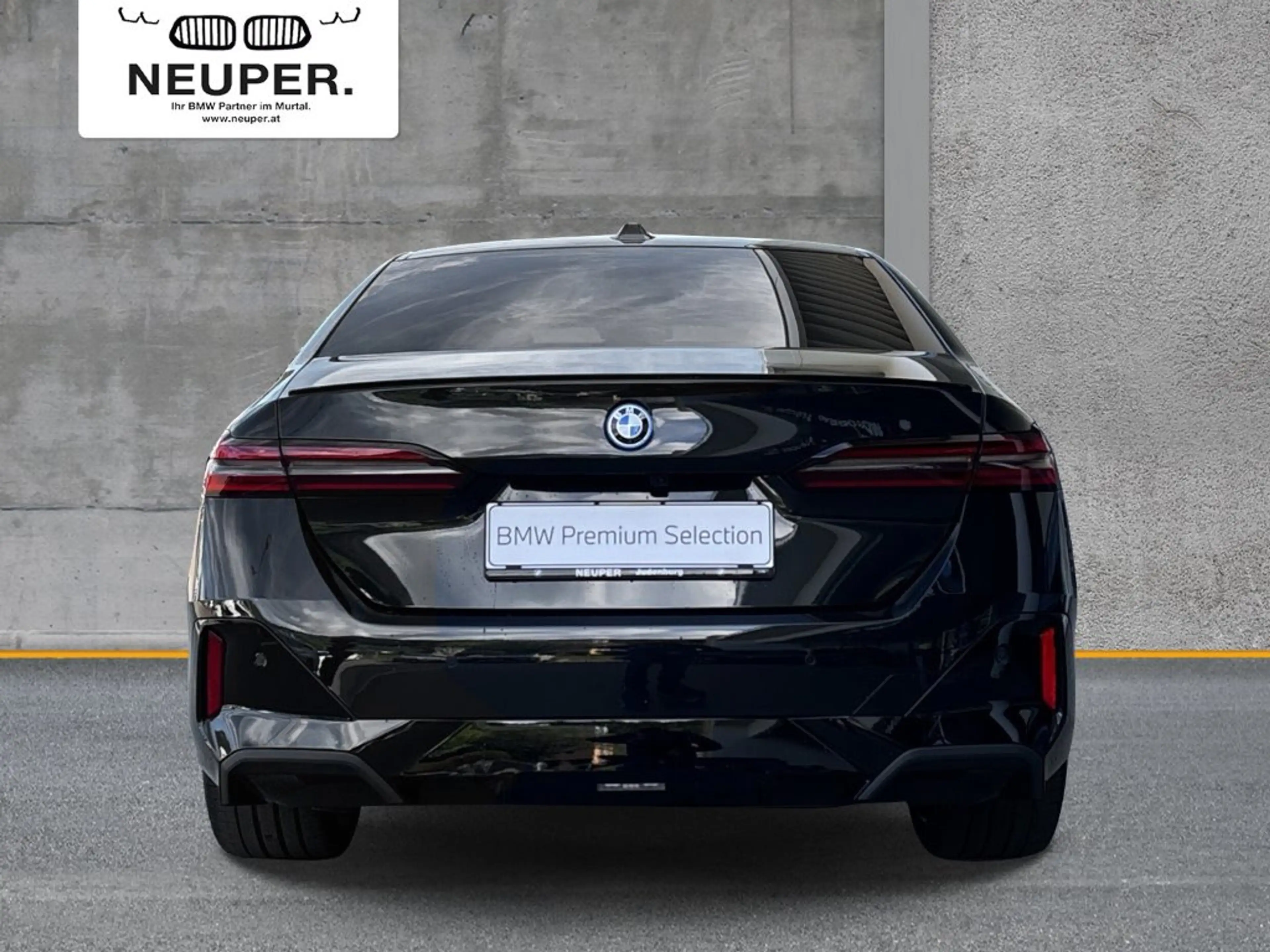 BMW 530 e xDrive — photo 4