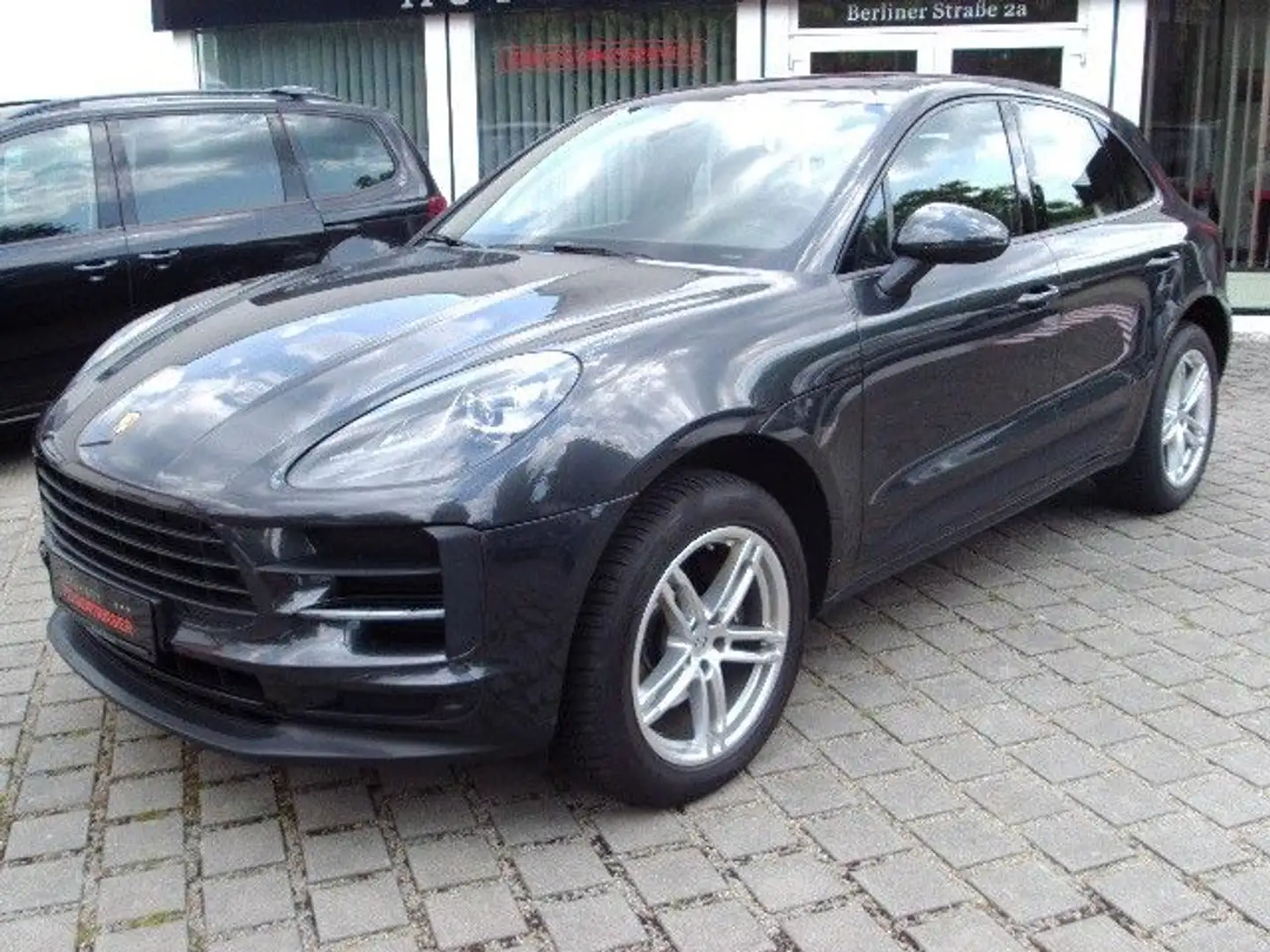 Porsche Macan Grau - 1