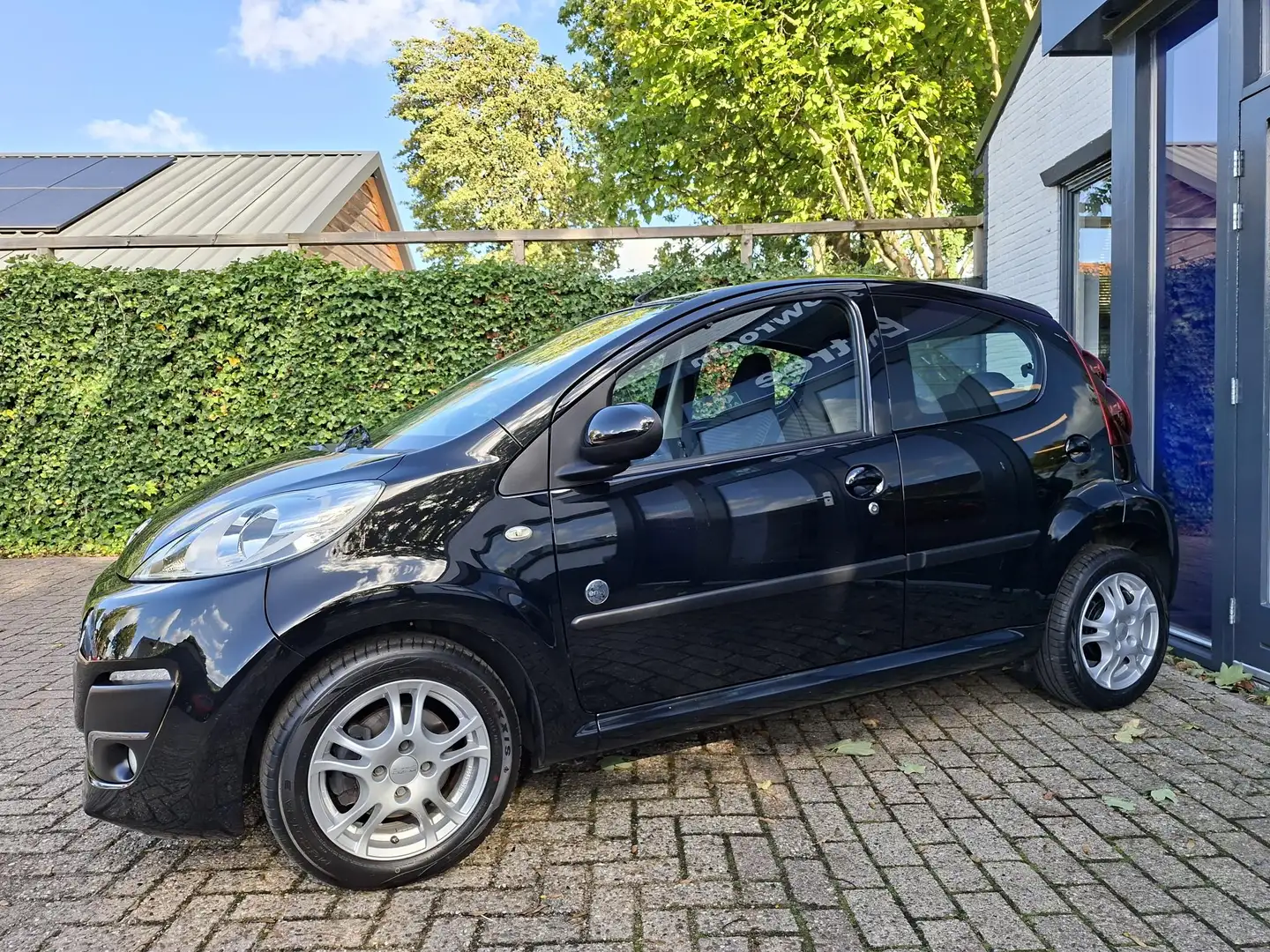 Peugeot 107 1.0 Envy Airco Noir - 1
