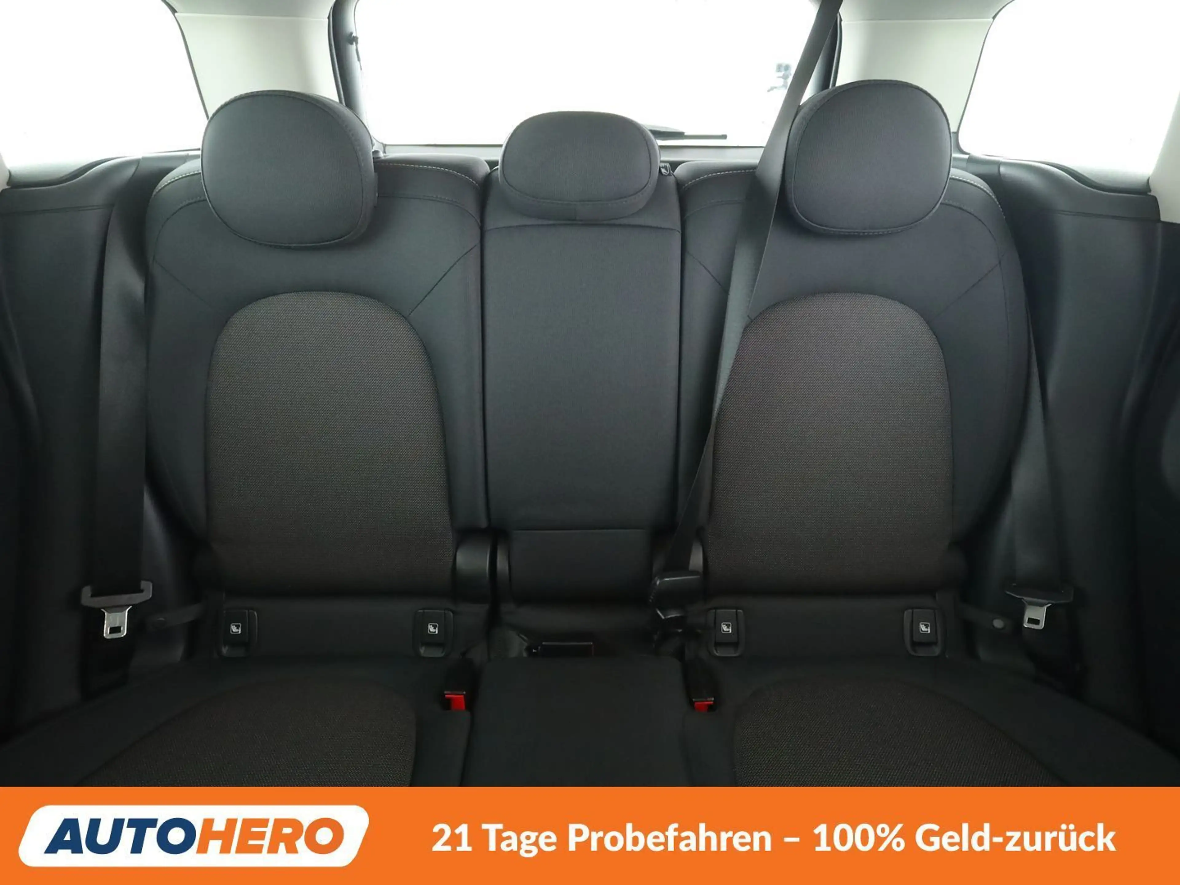 MINI One D Countryman One D Essential Trim Aut.*NAVI*LED*TEMPO* — photo 15