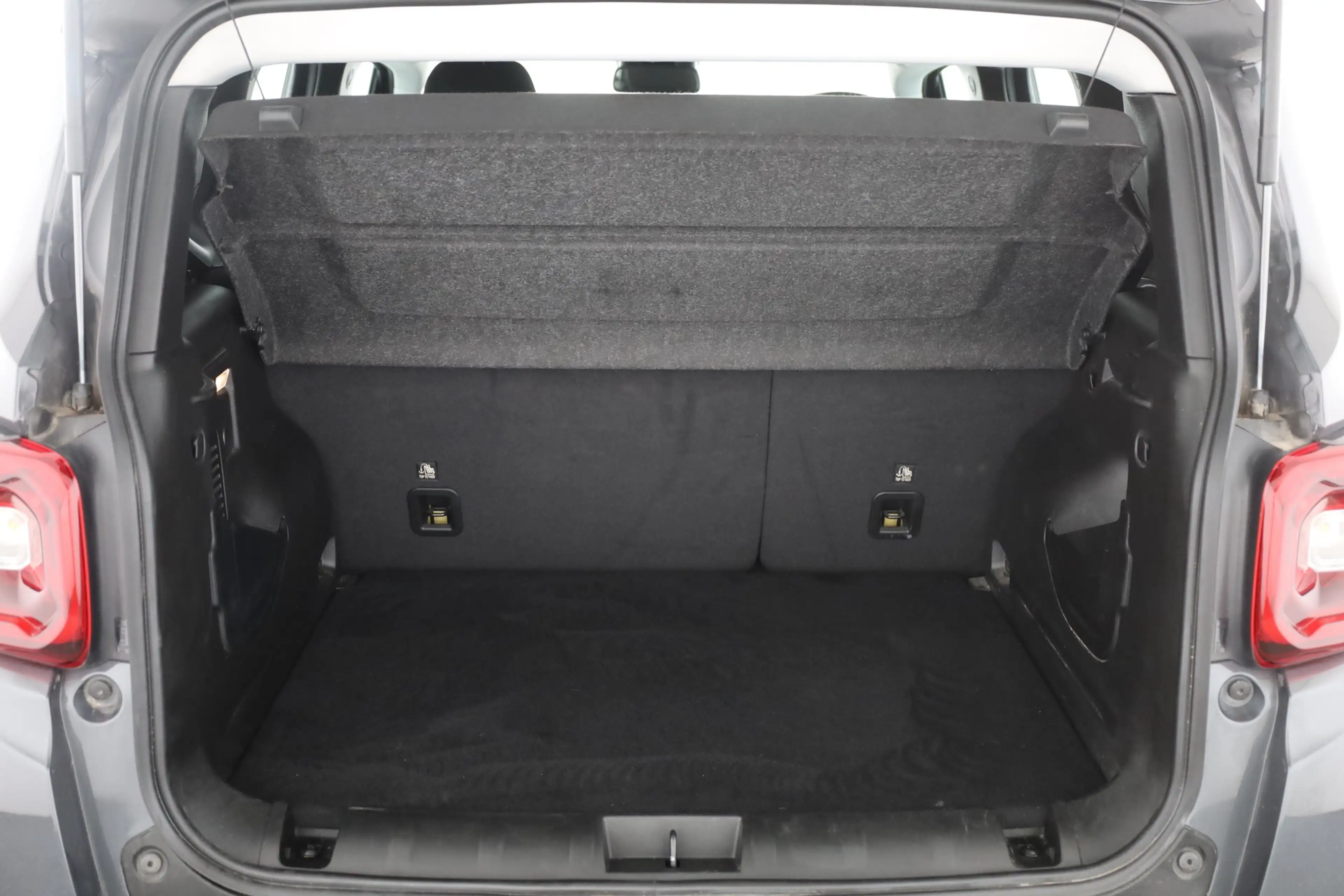 Jeep Renegade 1.5 GSE e-Hybrid Aut. LED ACC Kamera — photo 26