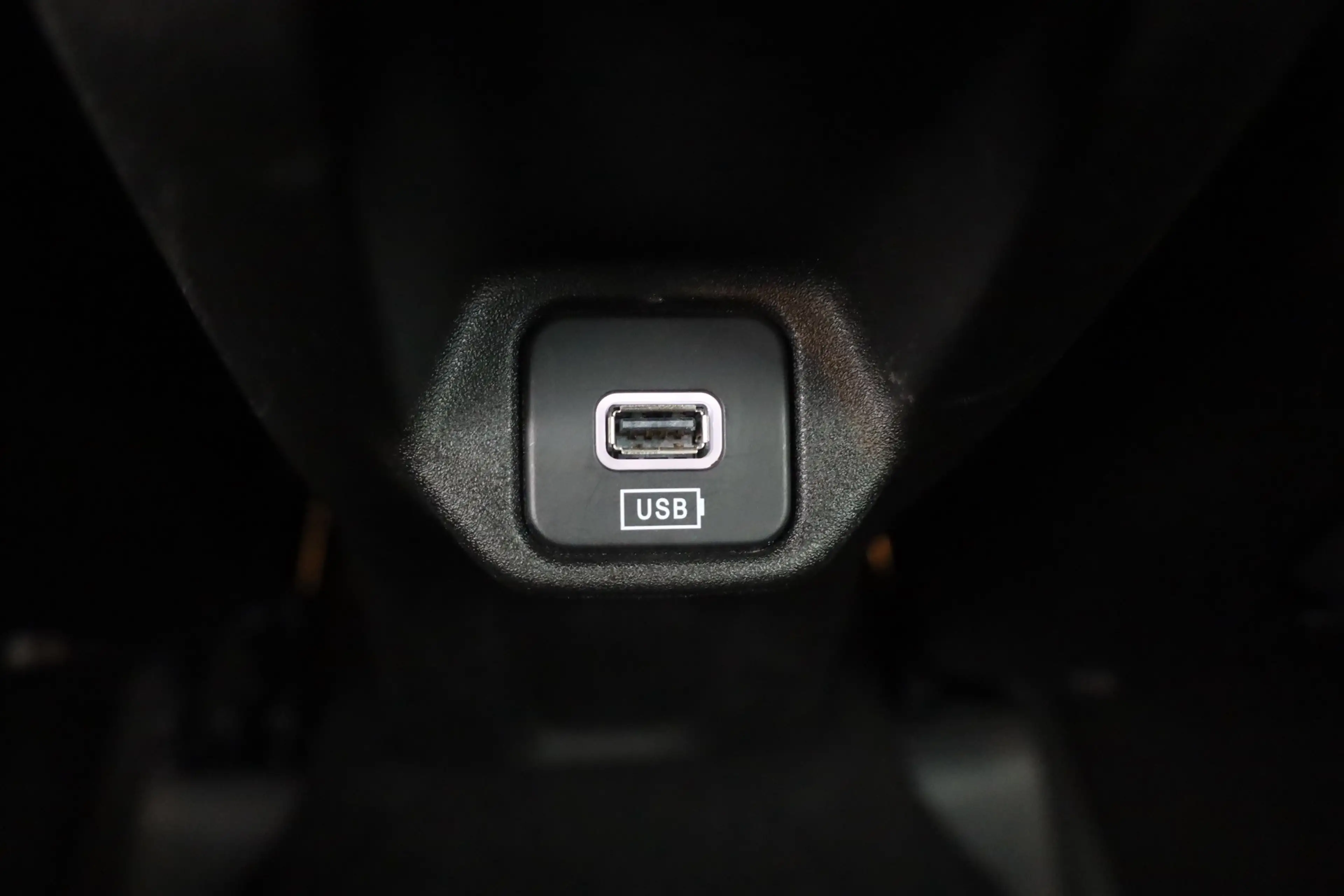 Jeep Renegade 1.5 GSE e-Hybrid Aut. LED ACC Kamera — photo 28
