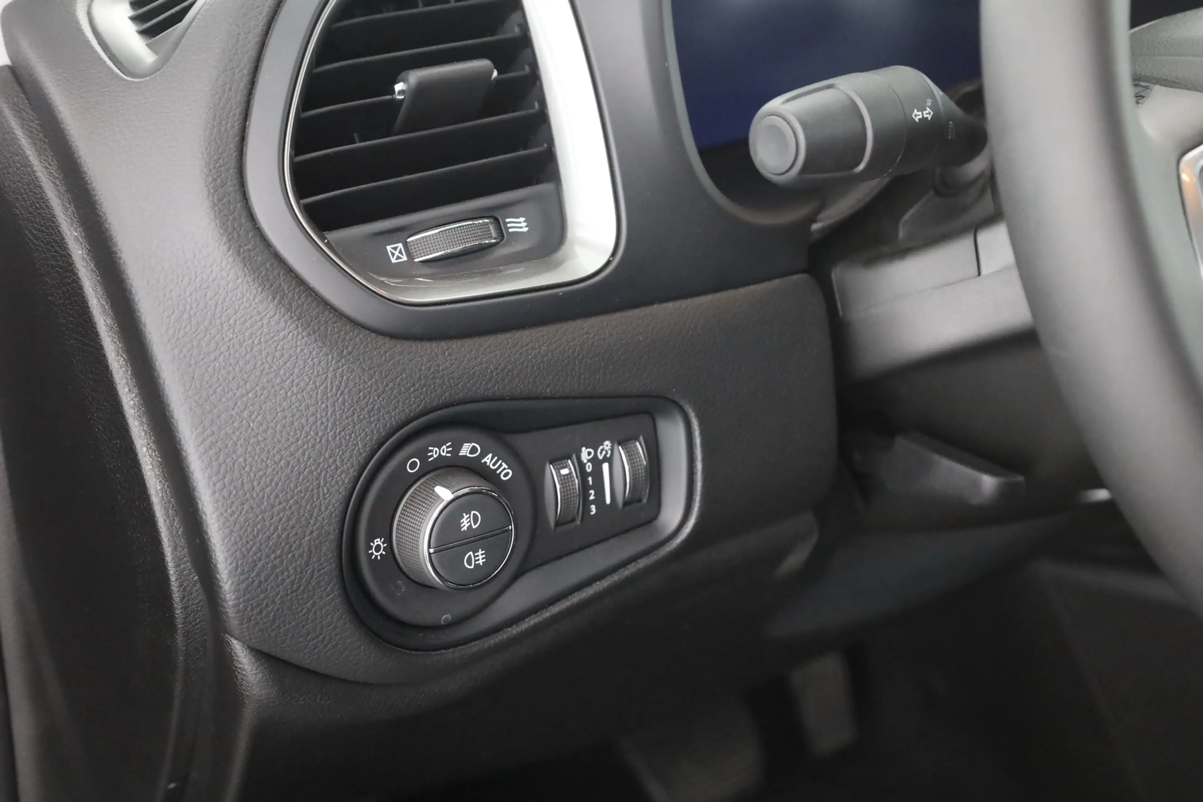 Jeep Renegade 1.5 GSE e-Hybrid Aut. LED ACC Kamera — photo 21