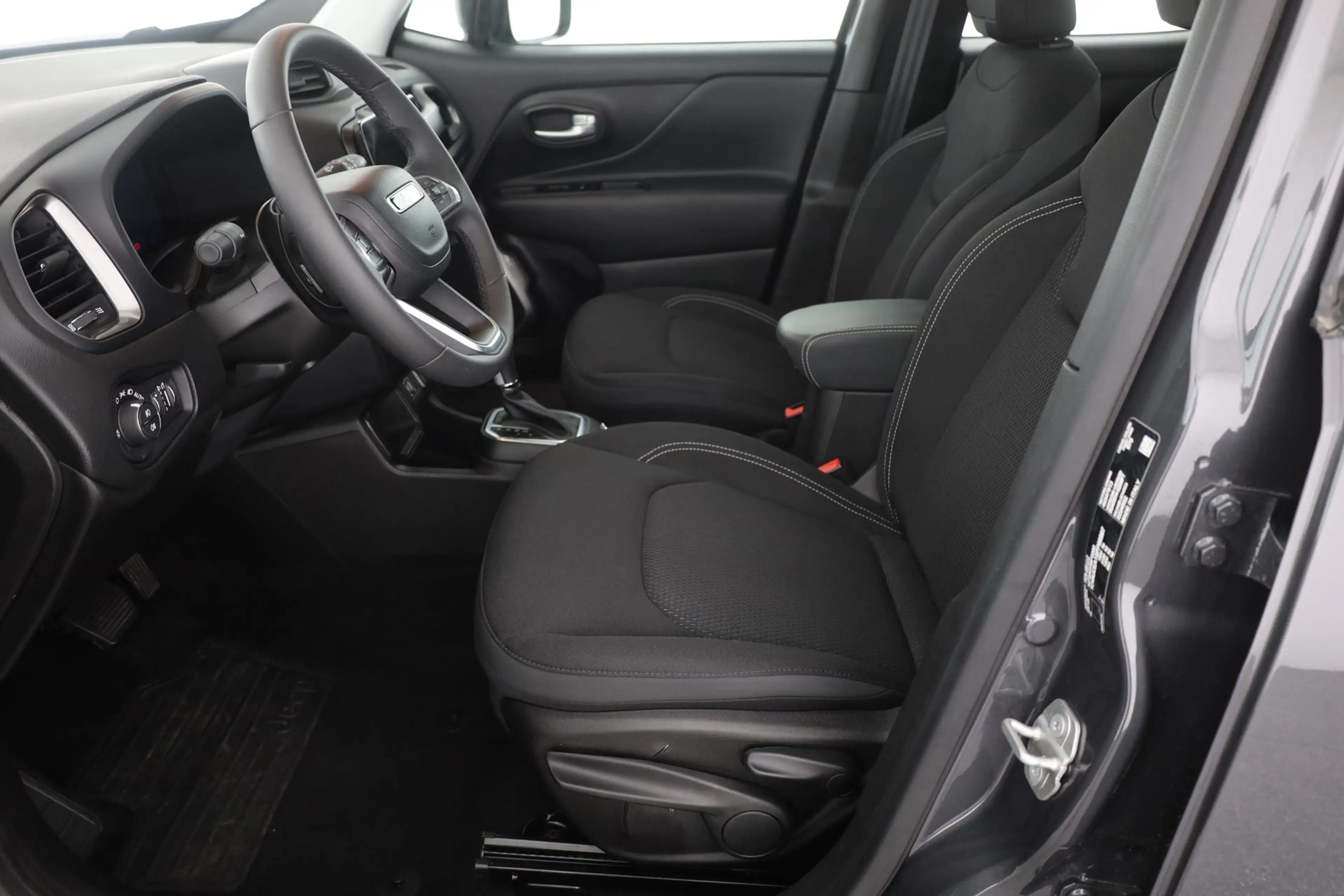 Jeep Renegade 1.5 GSE e-Hybrid Aut. LED ACC Kamera — photo 23