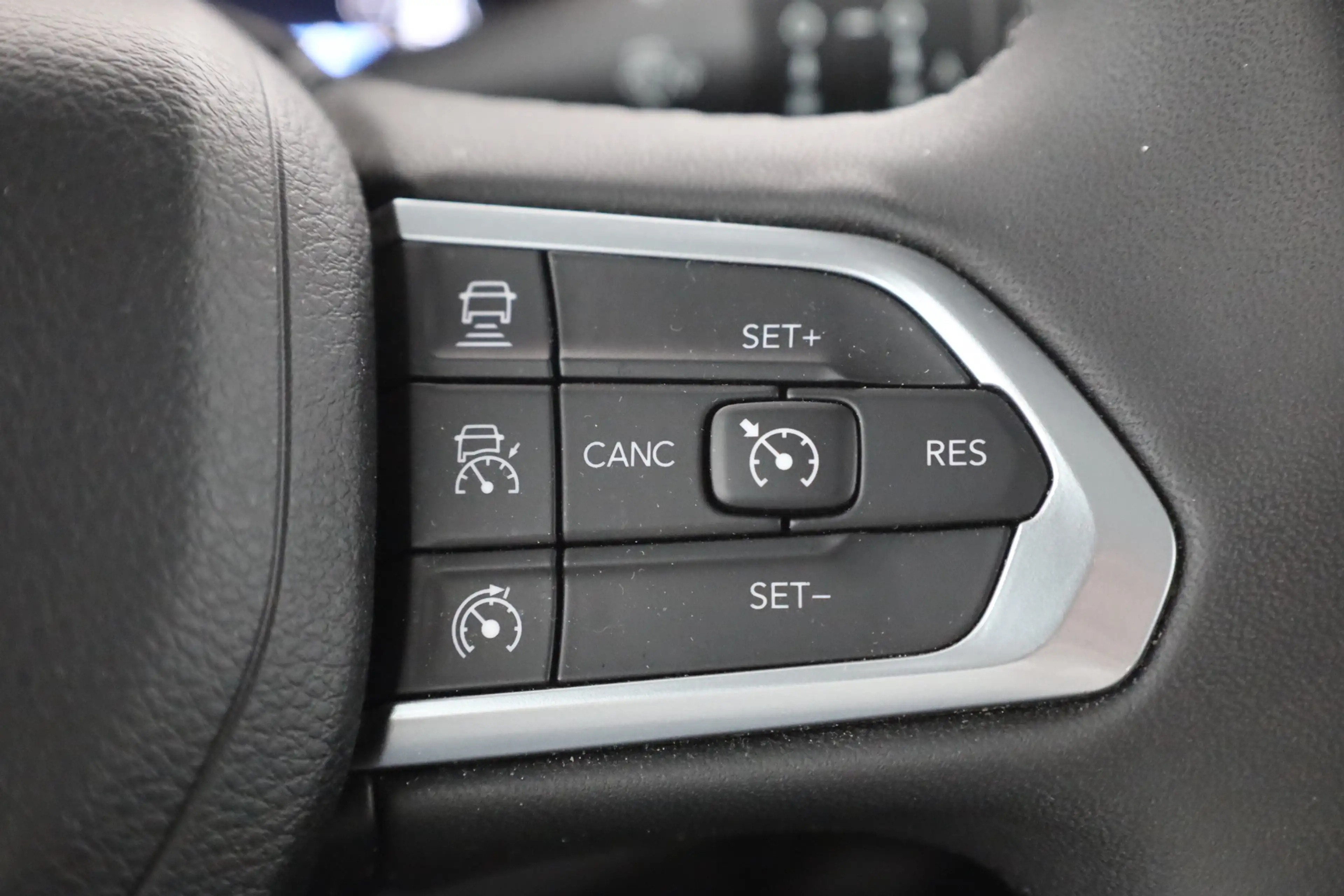 Jeep Renegade 1.5 GSE e-Hybrid Aut. LED ACC Kamera — photo 18