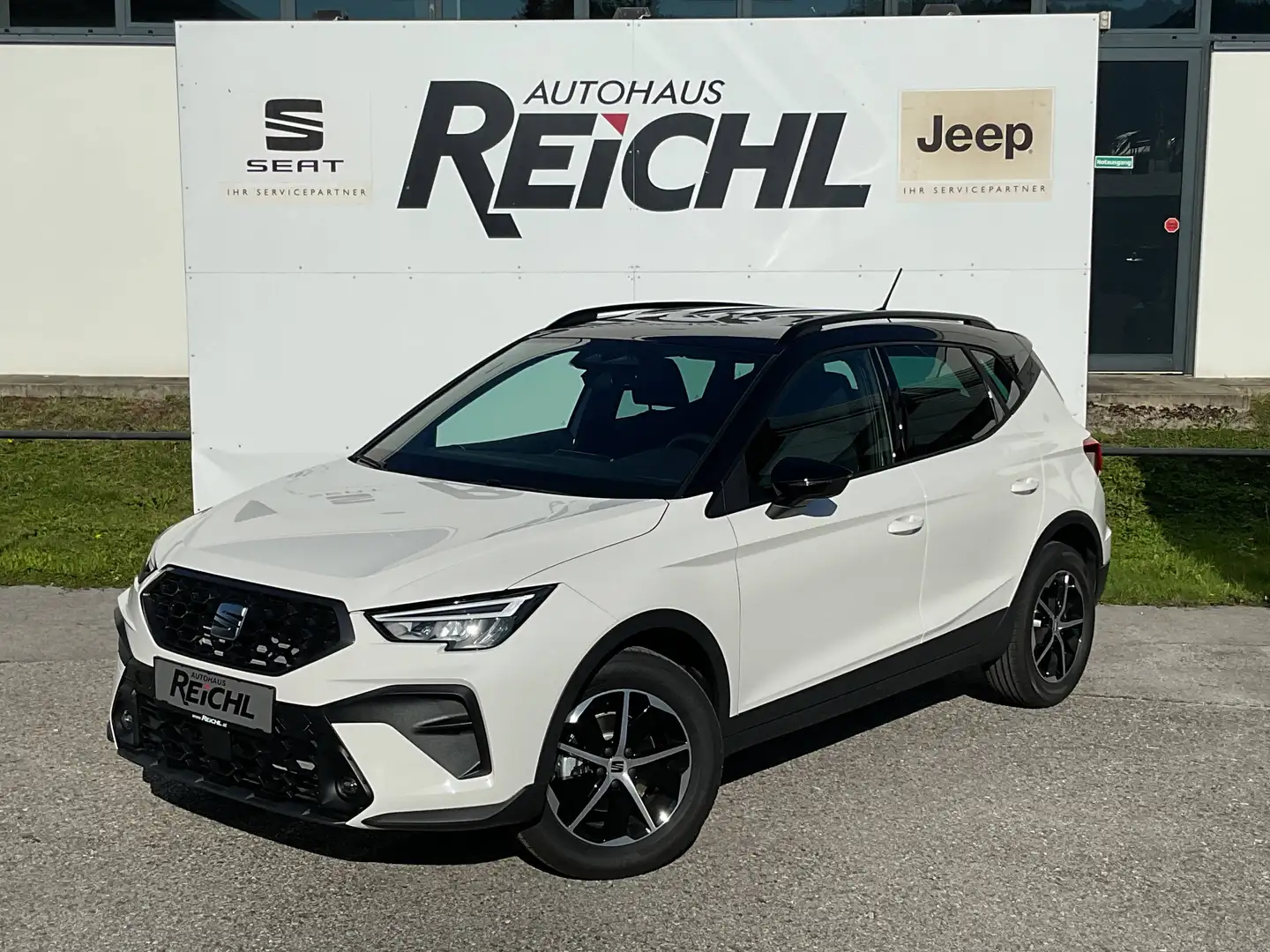 SEAT Arona Arona 1,0 TSI Style DSG Style Weiß - 2