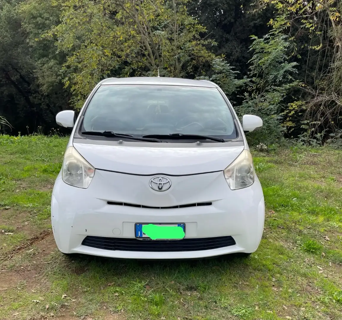 Toyota iQ 1.0 multidrive F.O. Білий - 1