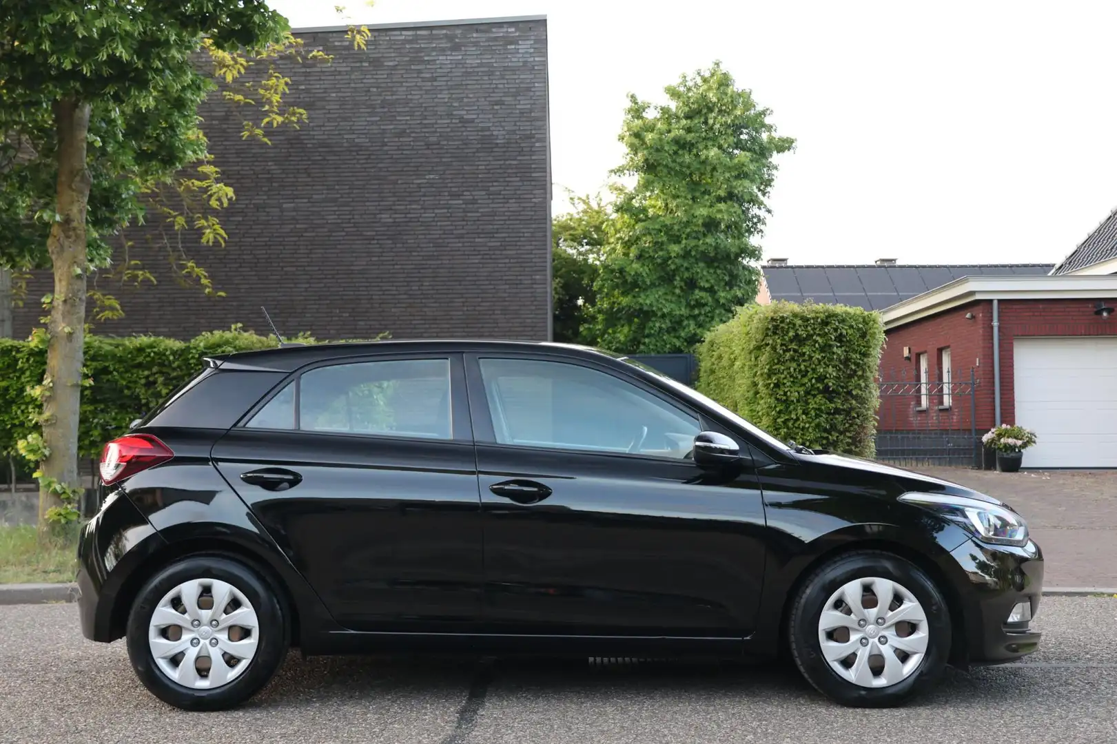 Hyundai i20 1.0 T-GDI Comfort | NAVI | CLIMA | CRUISE | NAP | Negro - 2