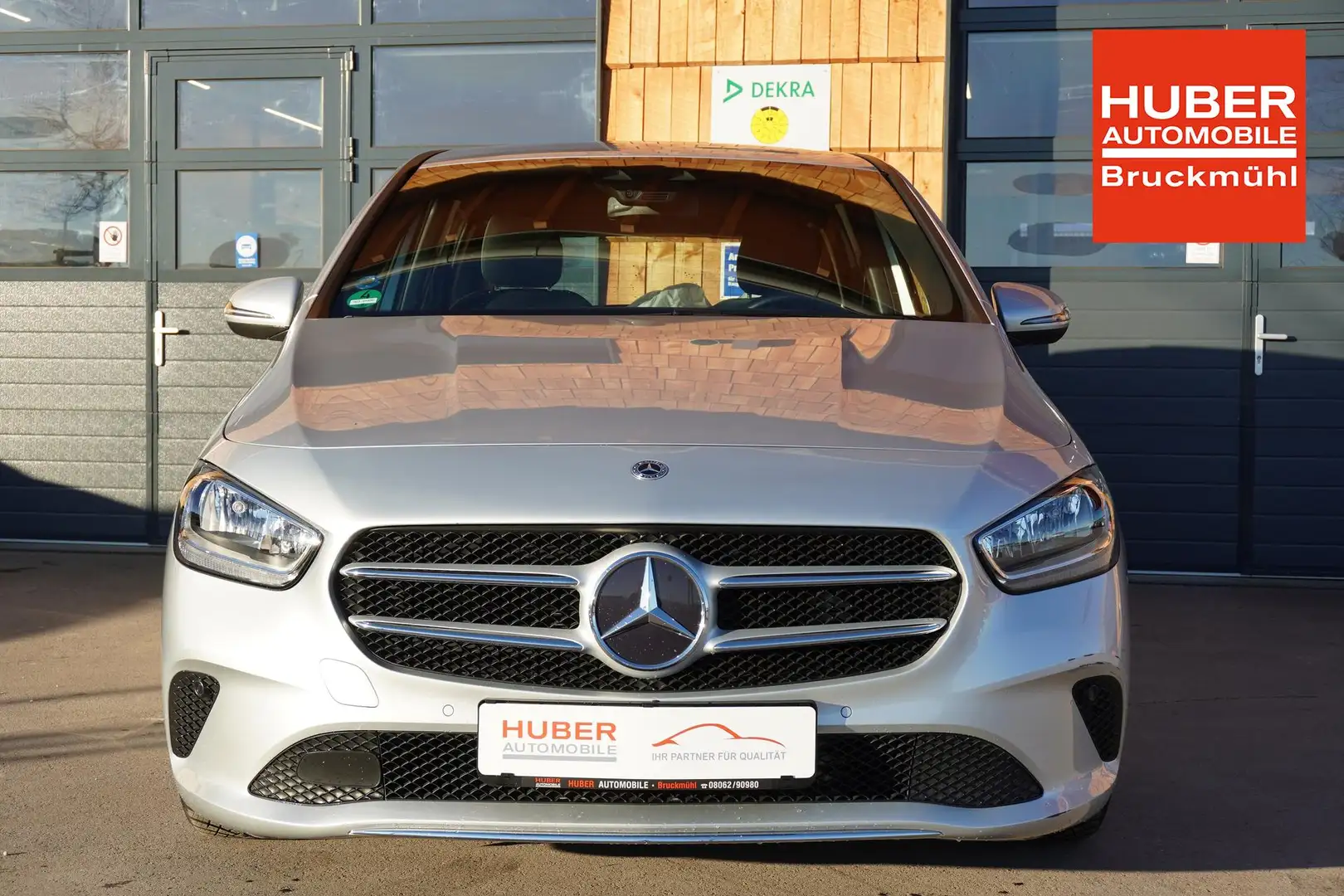 Mercedes-Benz B 180 1.3l 100kW KAT 5-TÜRIG/METALLIC/KLIMAAUT 100 kW... Silber - 2