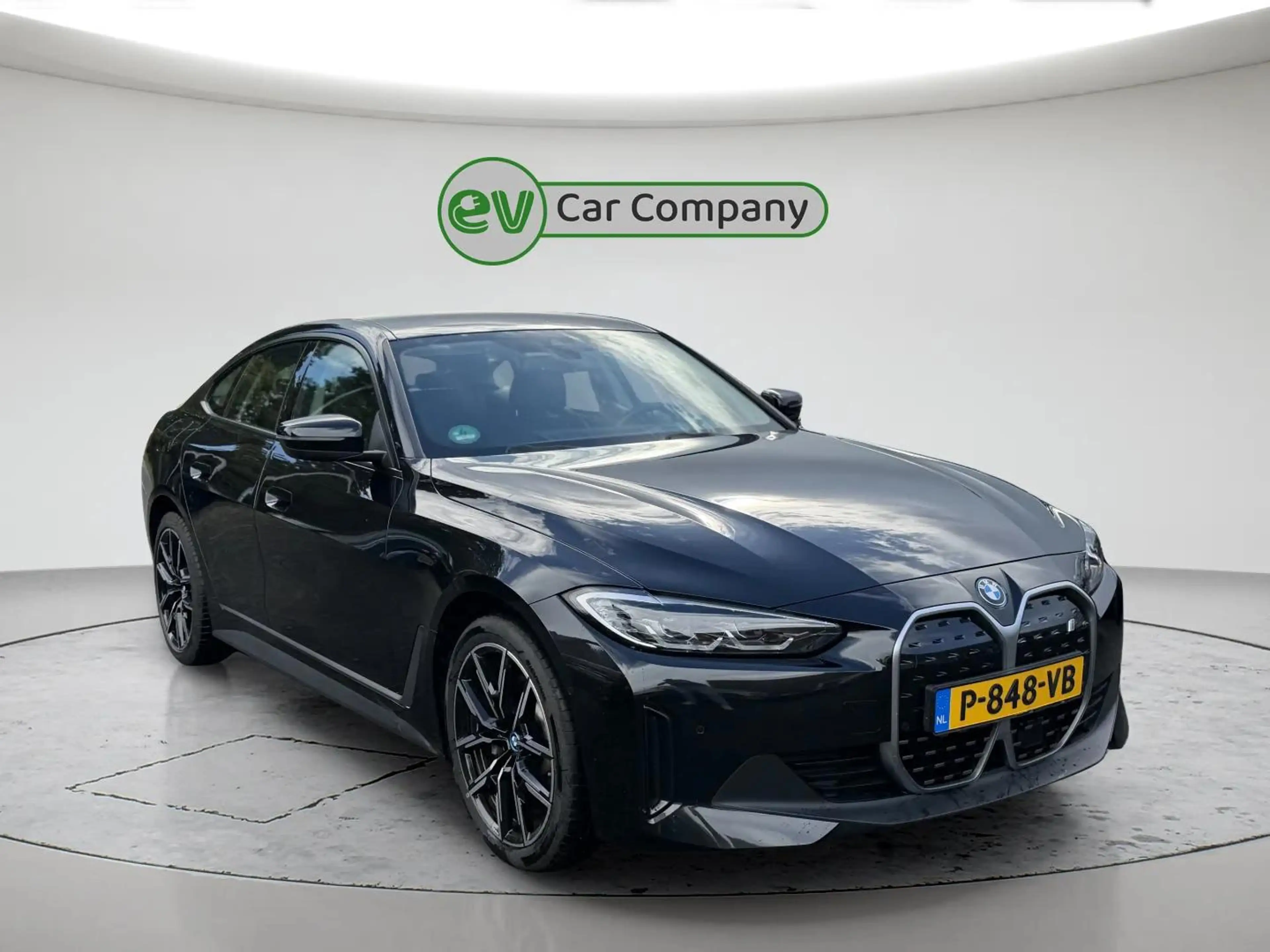 BMW i4 EDrive40 84 kWh | SOH 96% | 19 Inch M sport Velgen — photo 2
