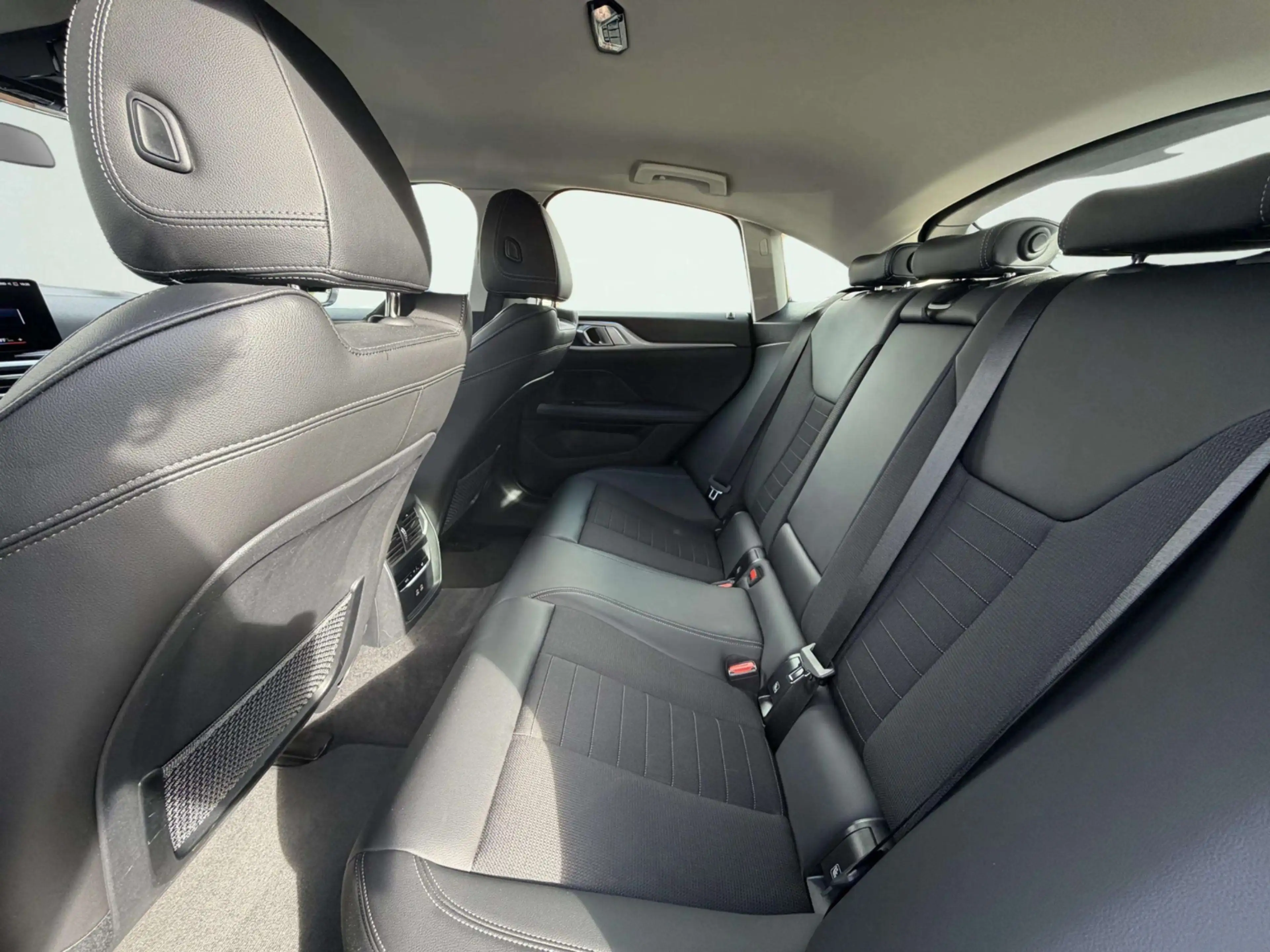 BMW i4 EDrive40 84 kWh | SOH 96% | 19 Inch M sport Velgen — photo 12