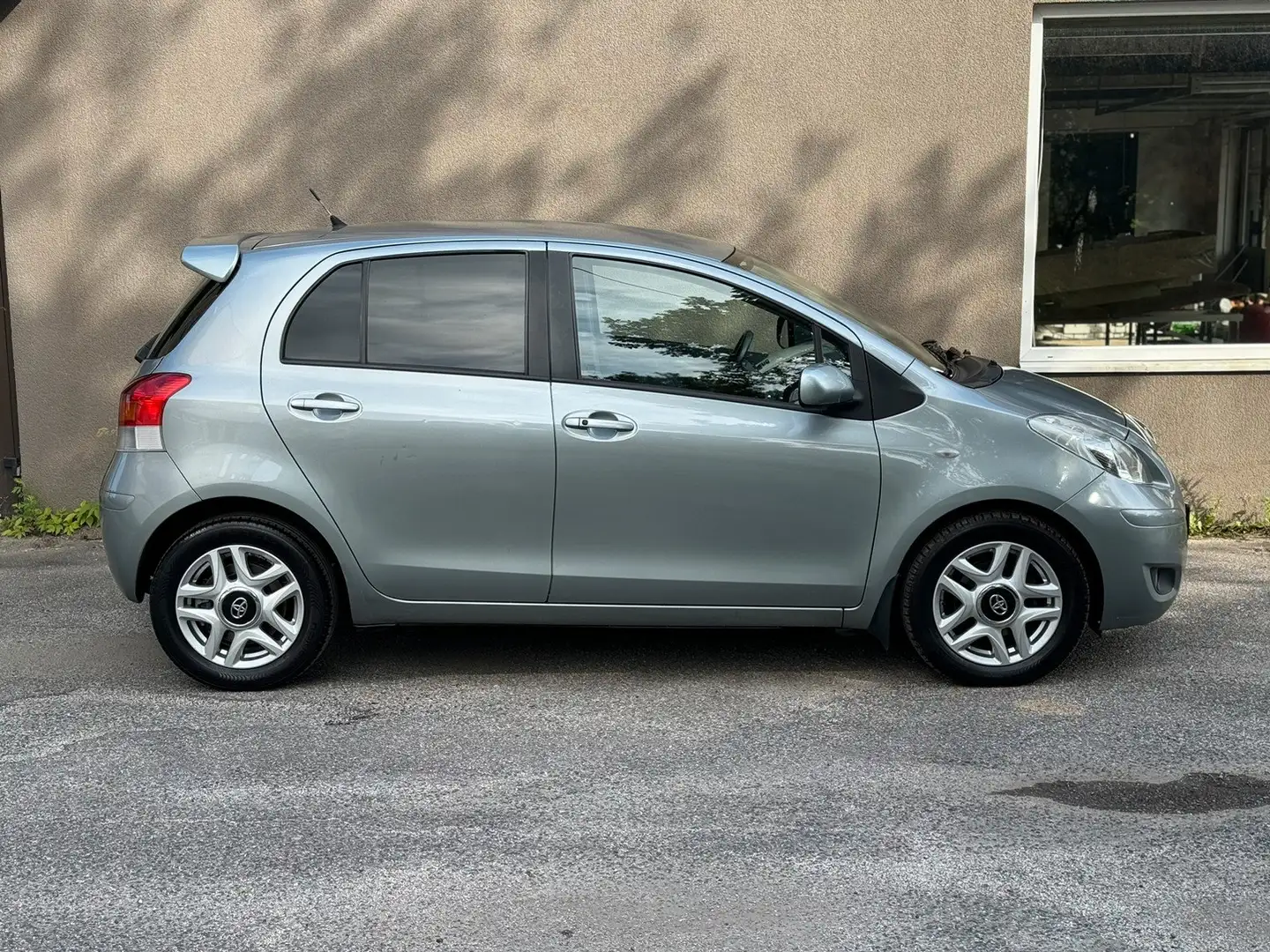 Toyota Yaris 1.4 Turbo D-4D Linea Terra - 2