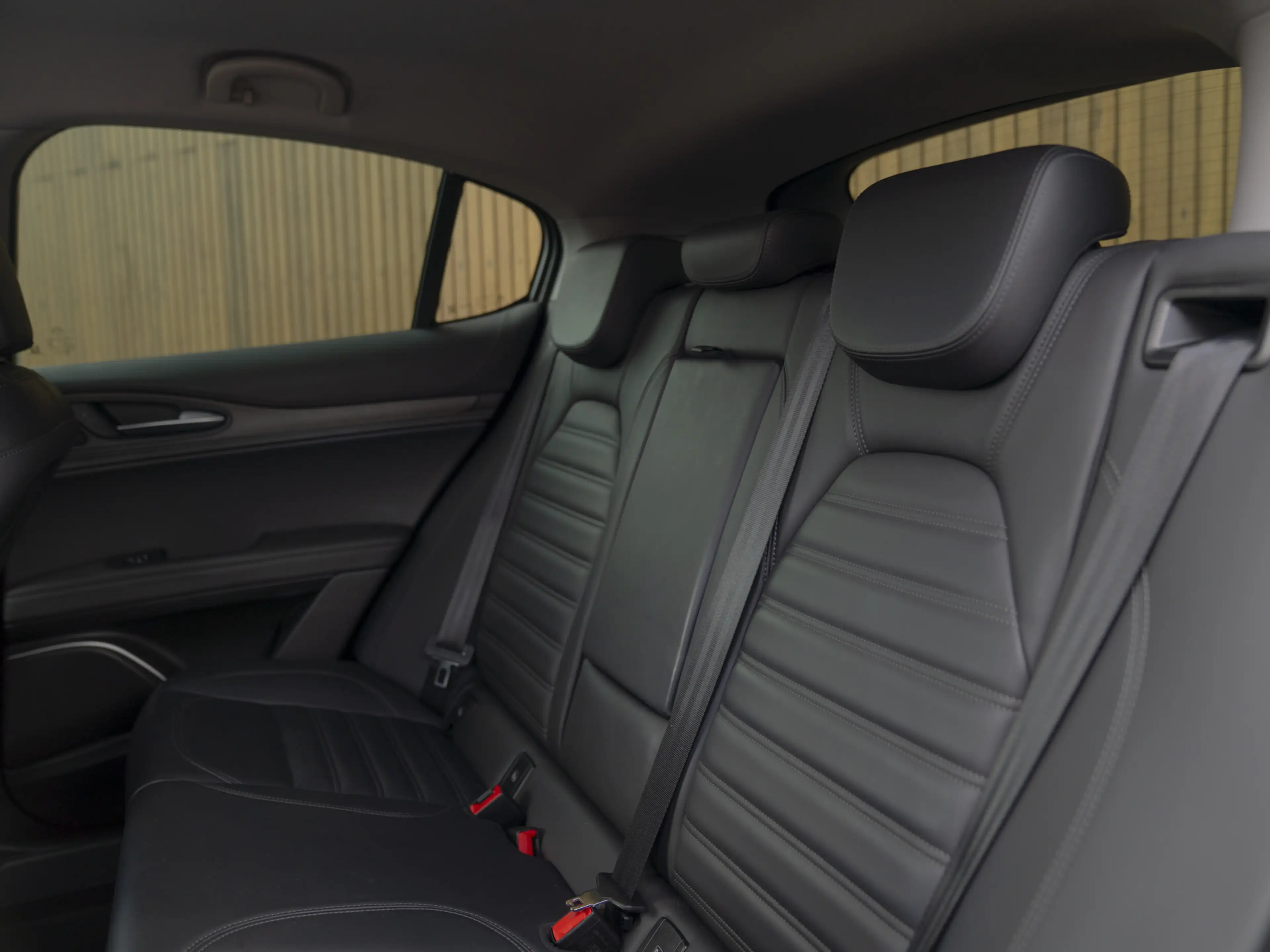Alfa Romeo Stelvio 2.0 T AWD Veloce — photo 10