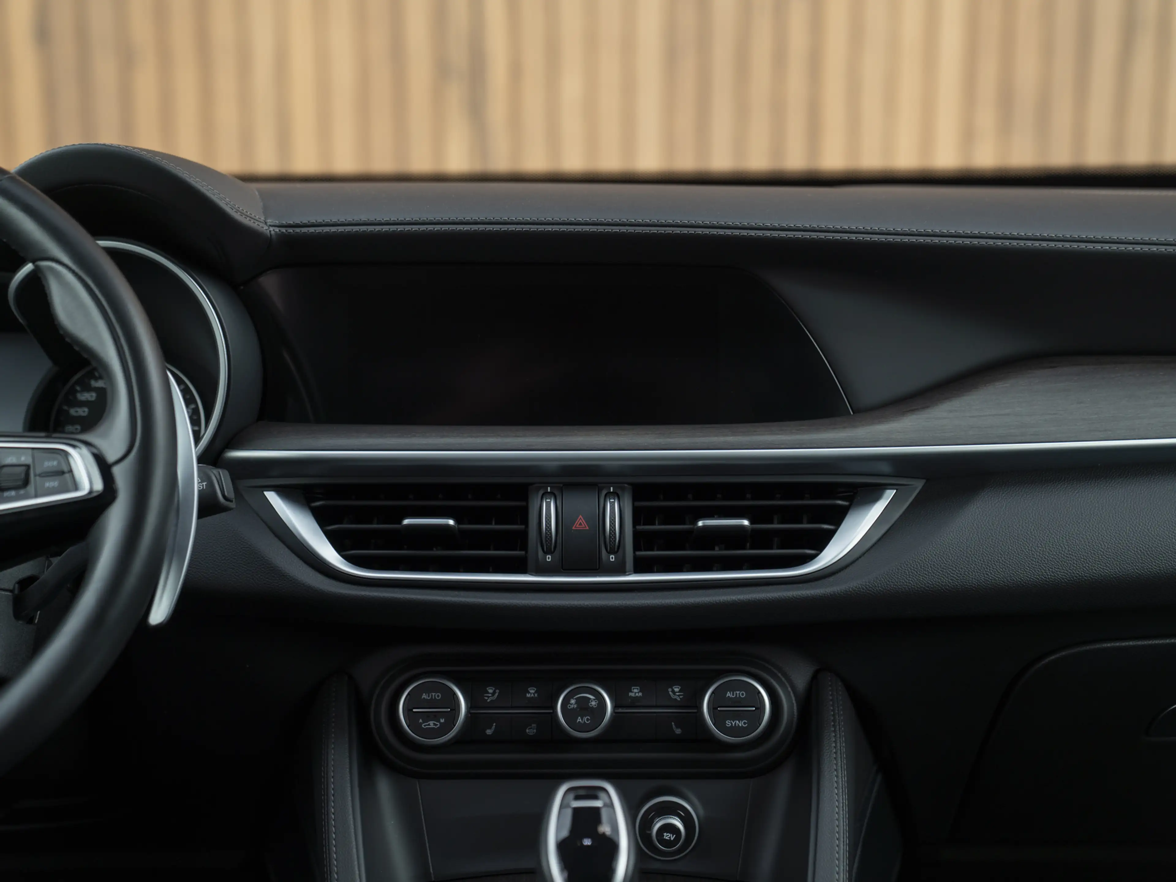 Alfa Romeo Stelvio 2.0 T AWD Veloce — photo 34