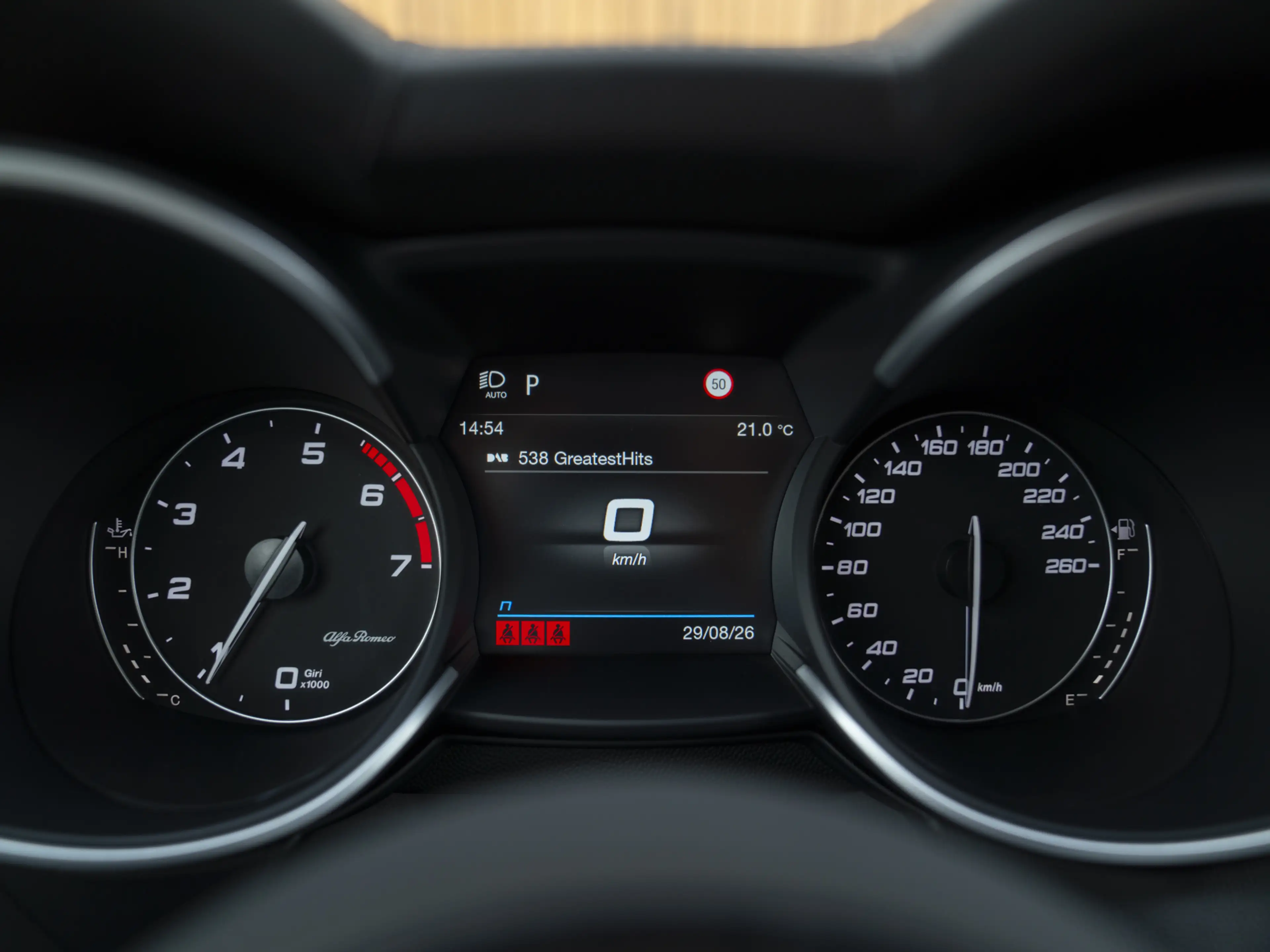 Alfa Romeo Stelvio 2.0 T AWD Veloce — photo 38